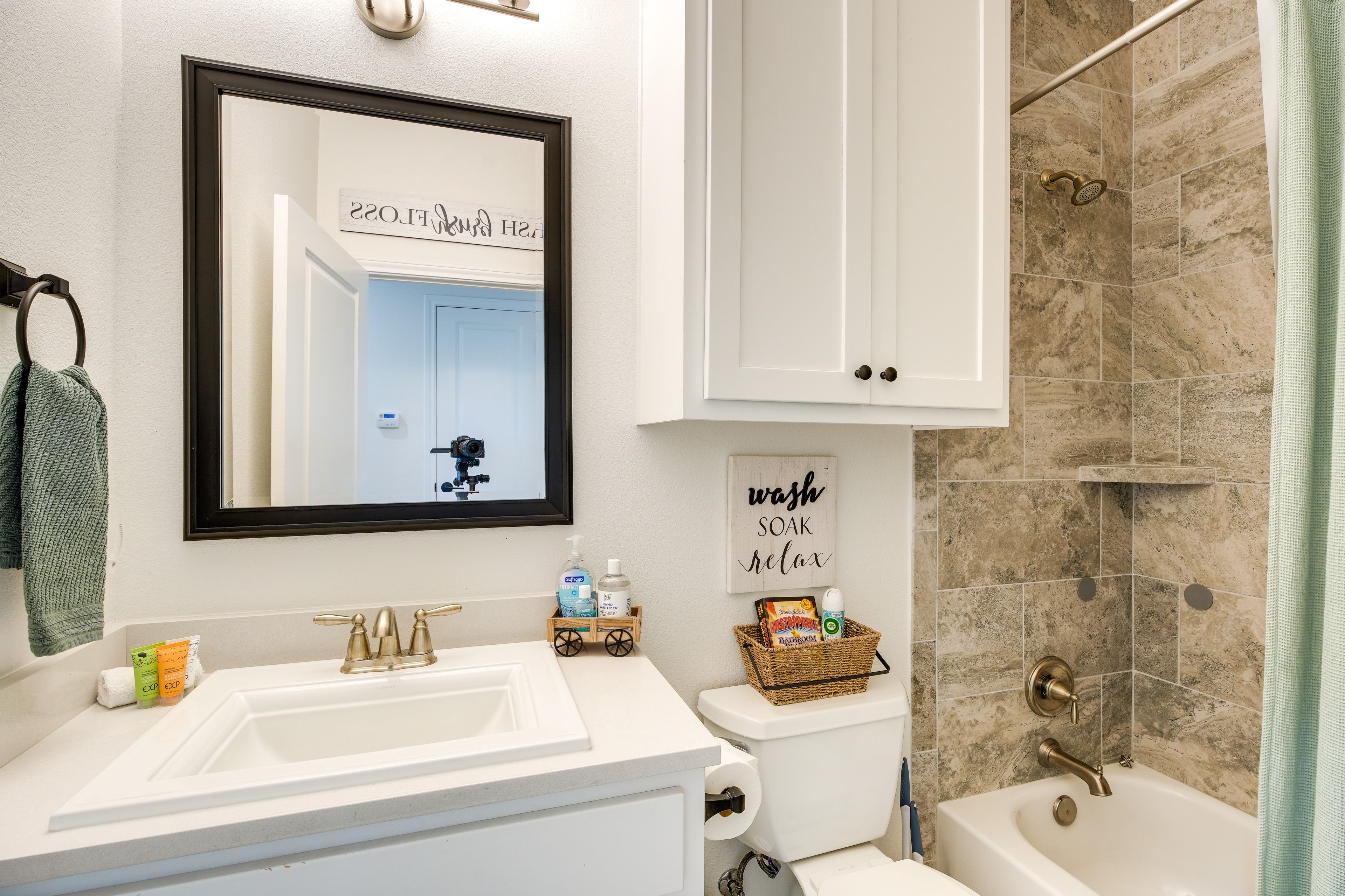 Full Bathroom