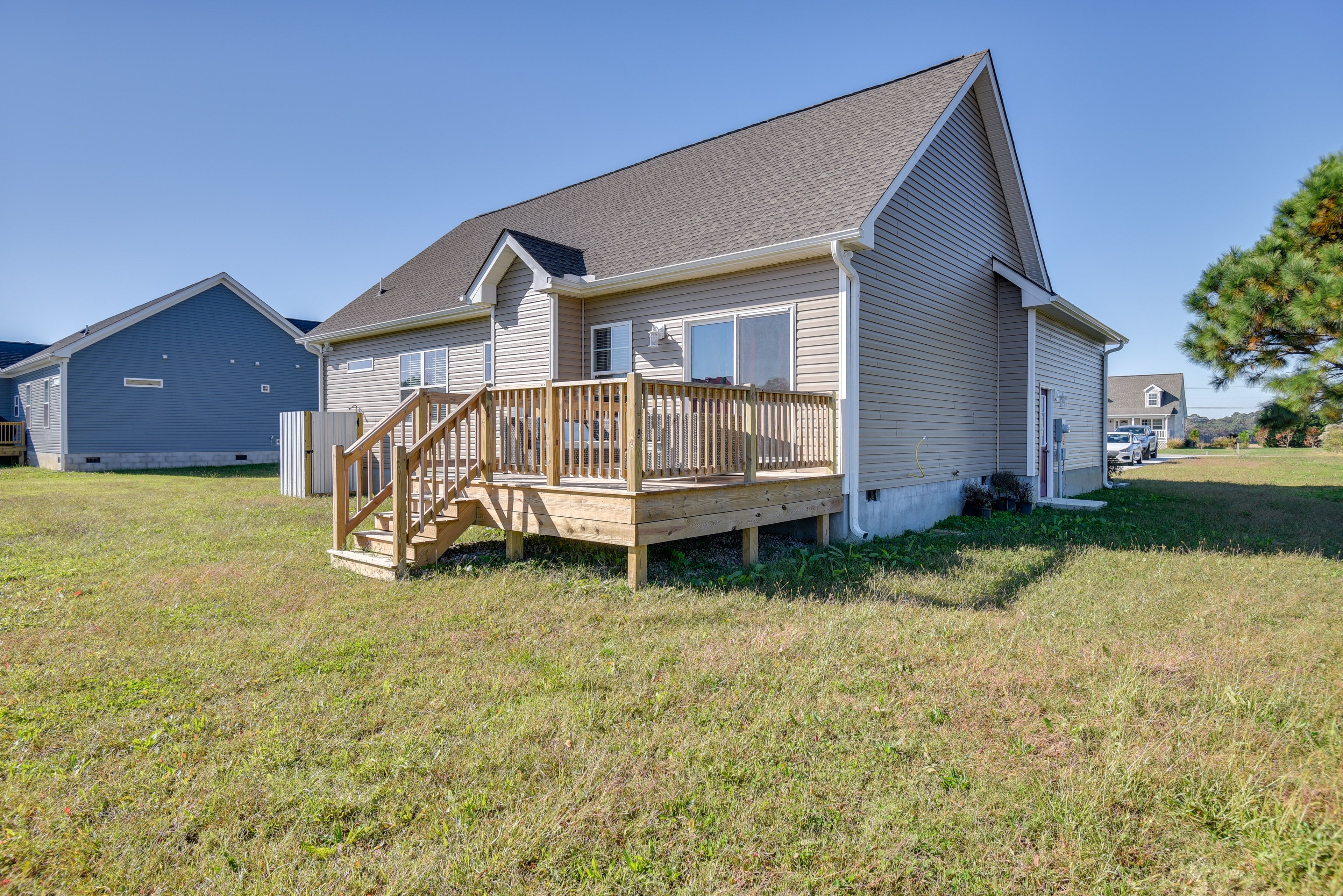Home Exterior | Single-Story Property