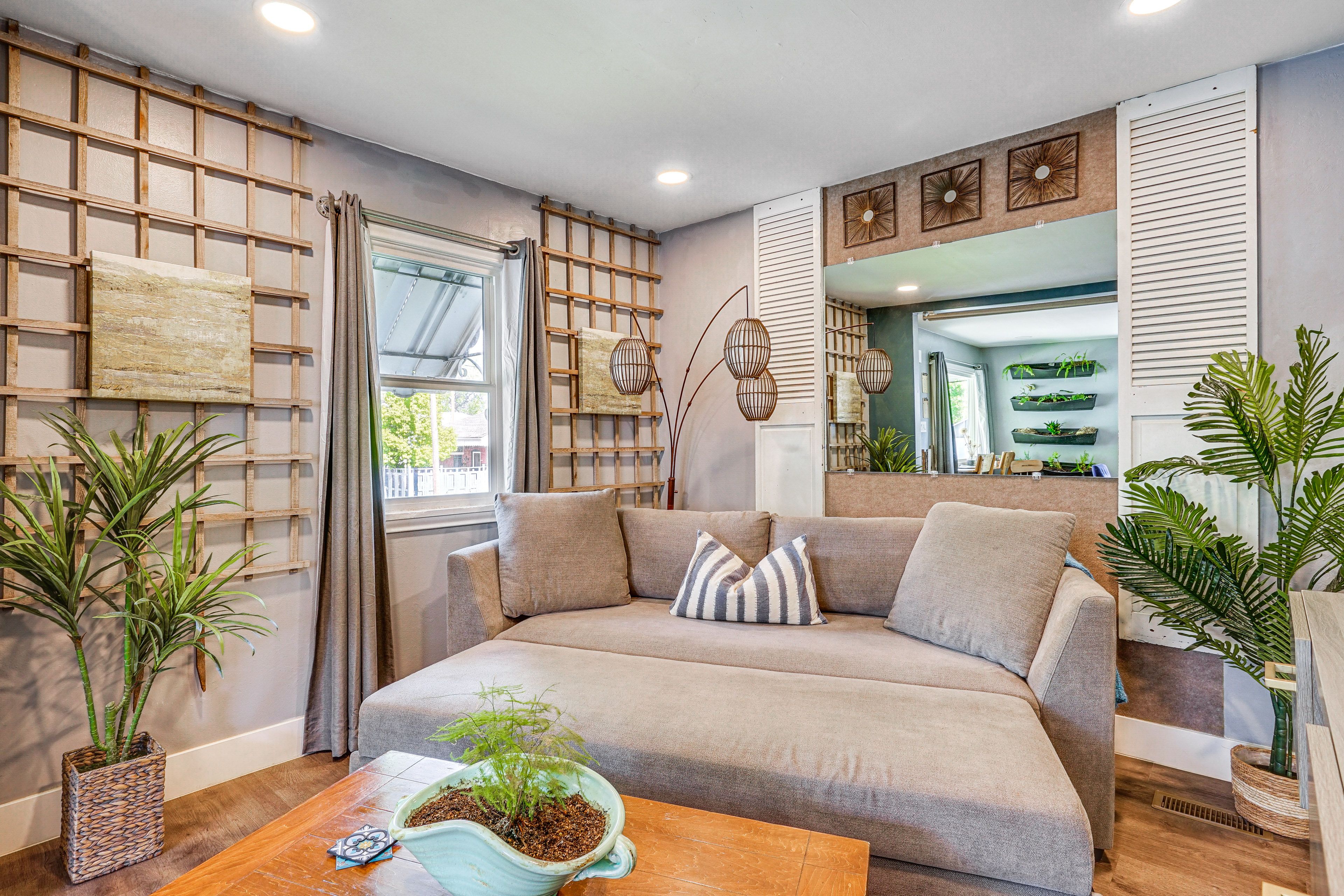 Living Room | Queen Sleeper Sofa