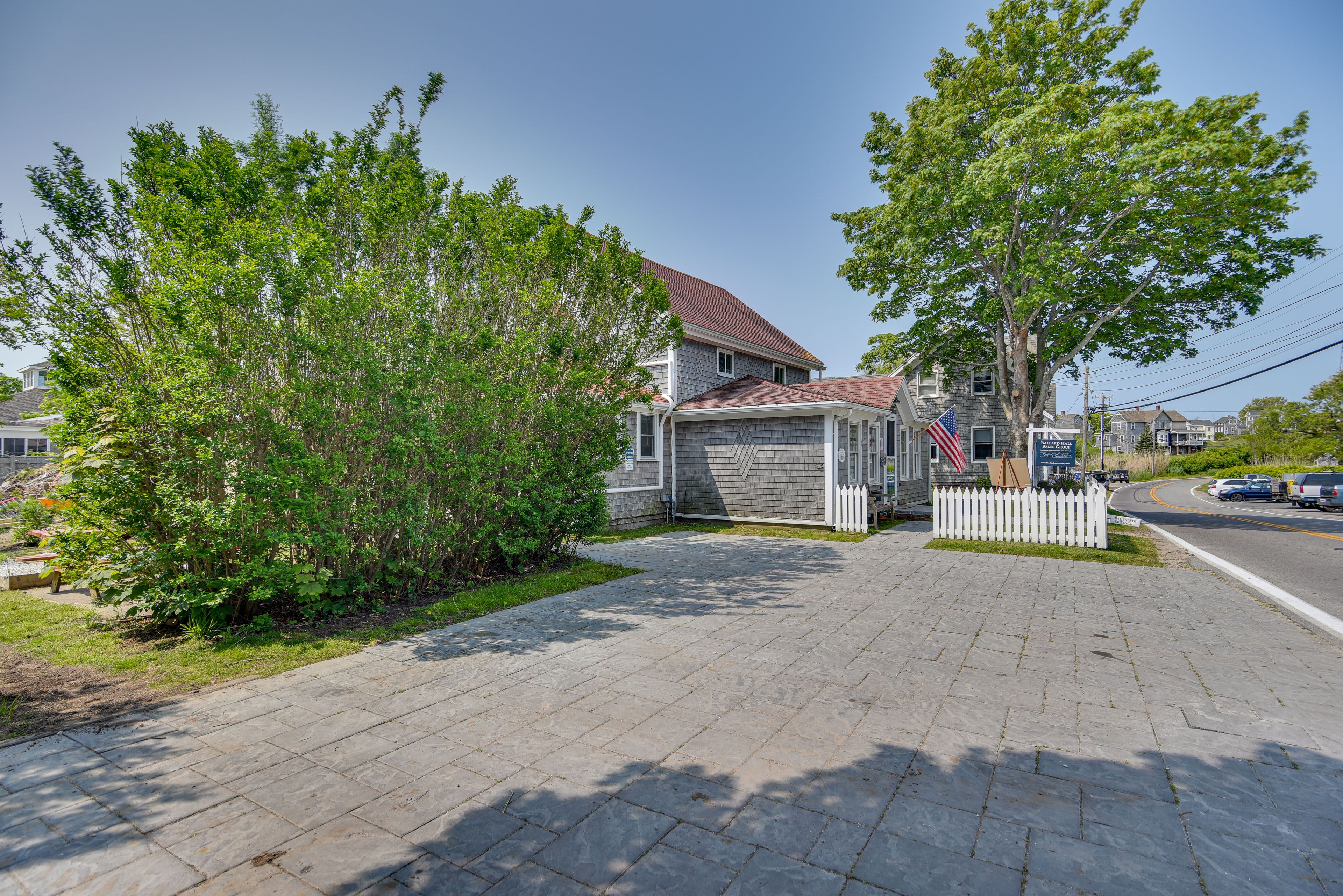 Driveway | Parking for 2 Vehicles