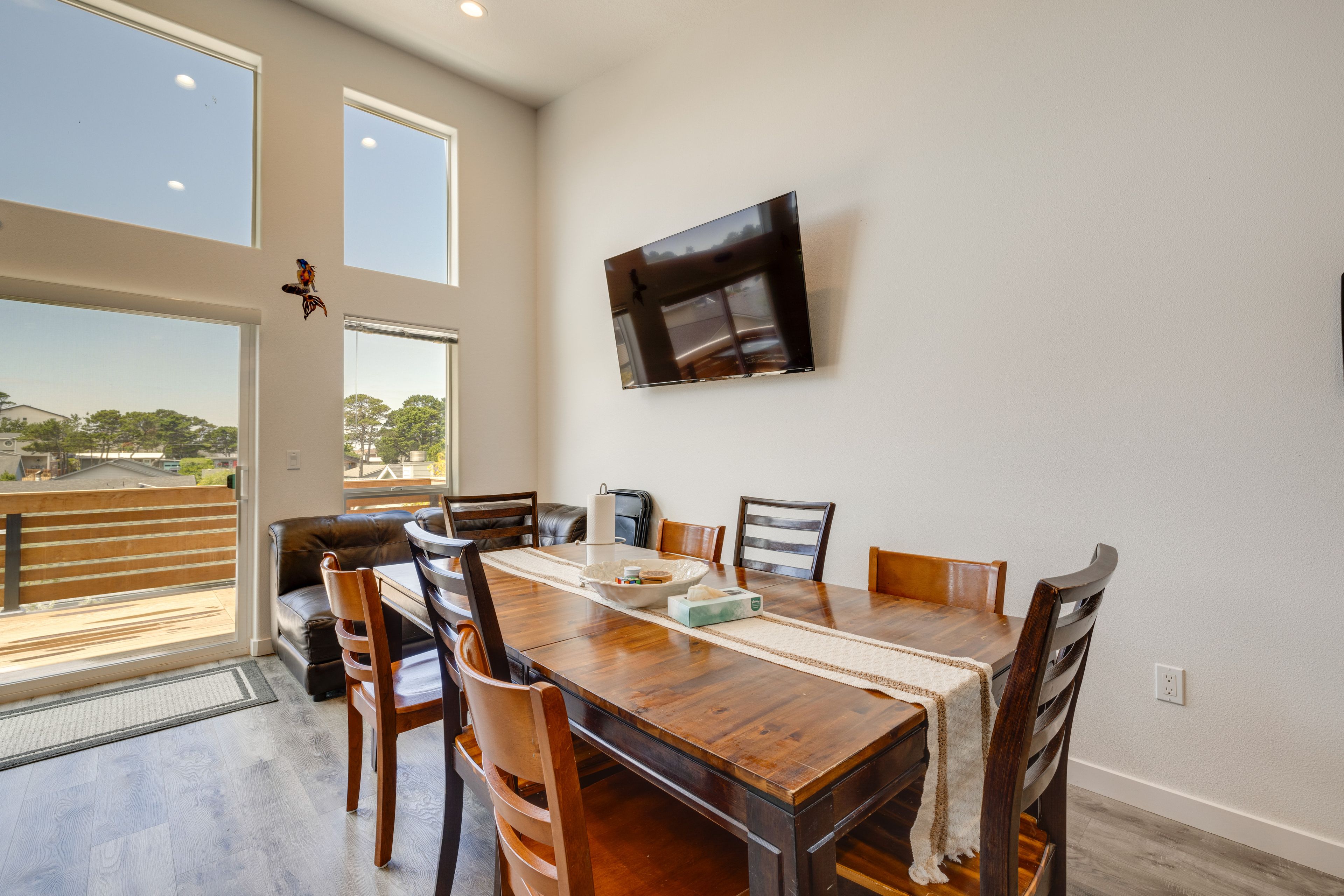 Dining Table | Dishware + Flatware | Smart TV | Central A/C