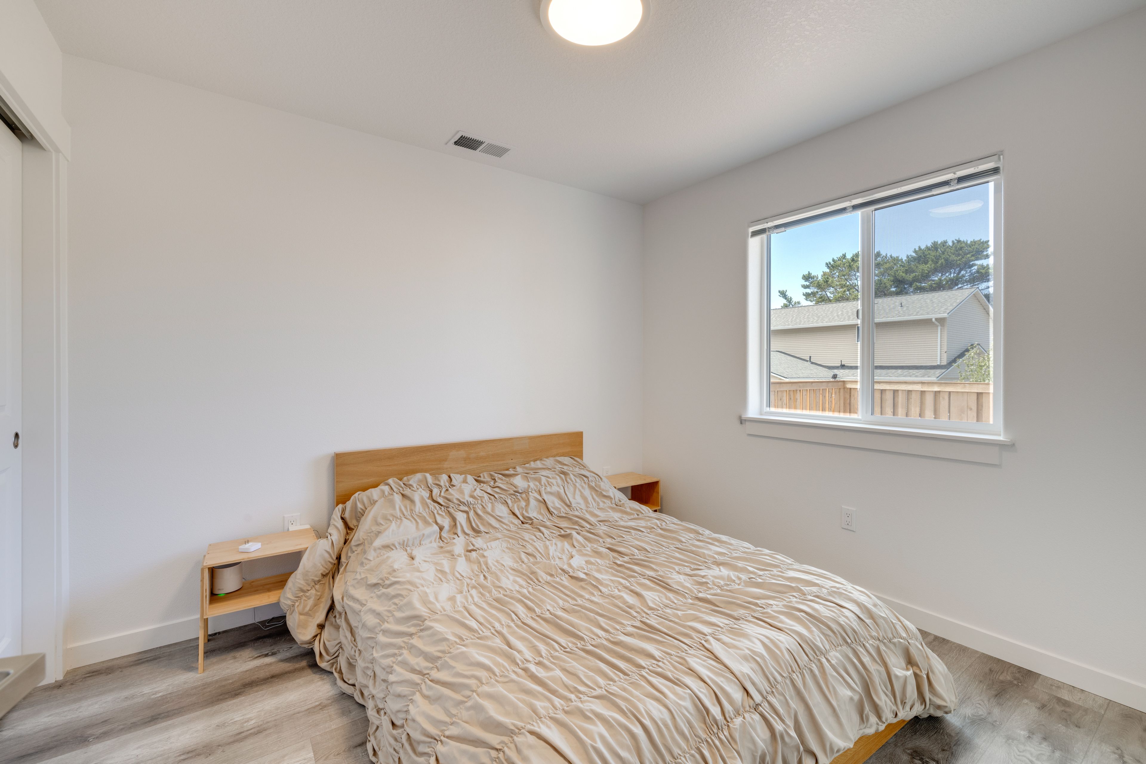 Bedroom 2 | Queen Bed
