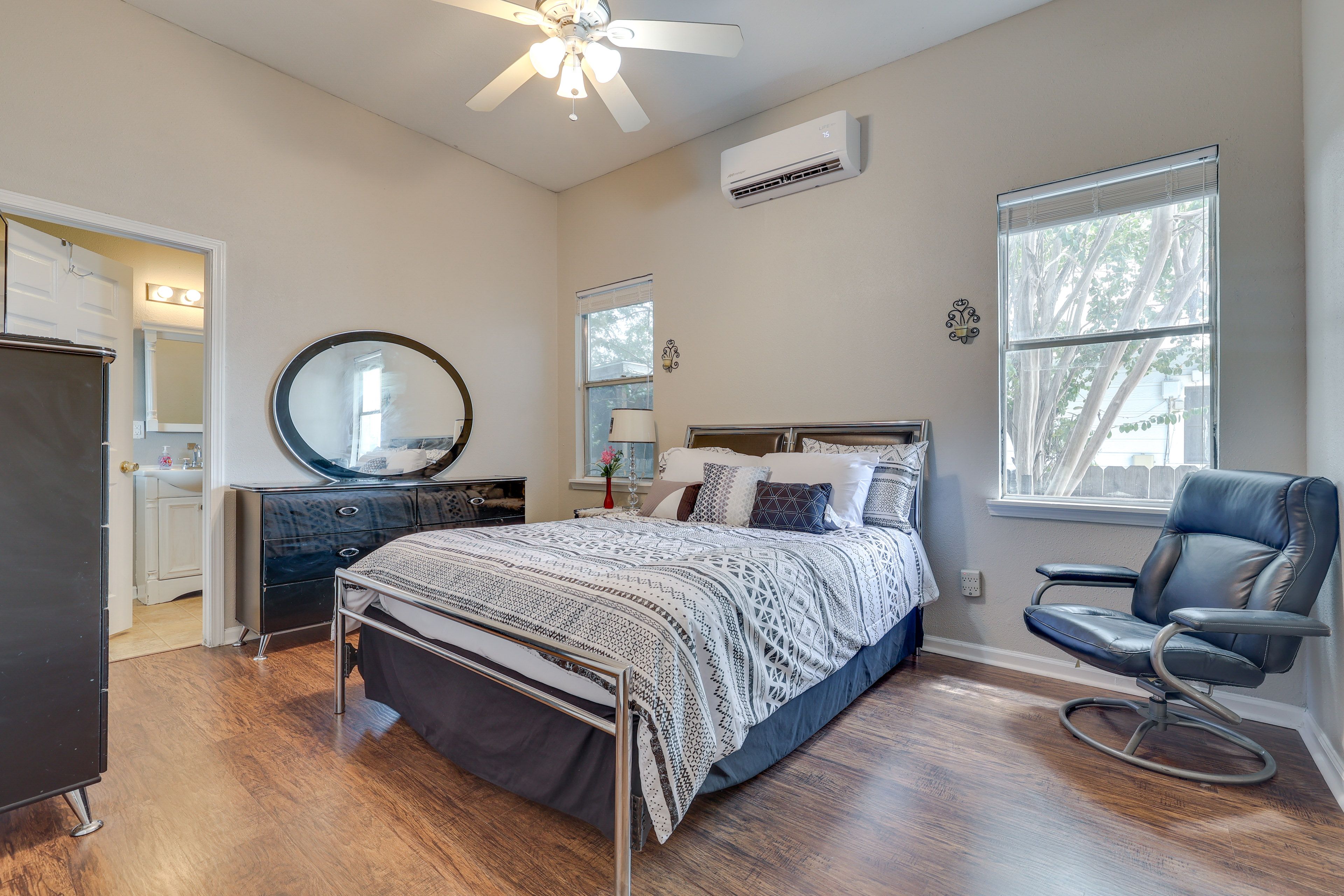 Bedroom 3 | Queen Bed | Wall A/C Unit | Smart TV | En-Suite Bathroom