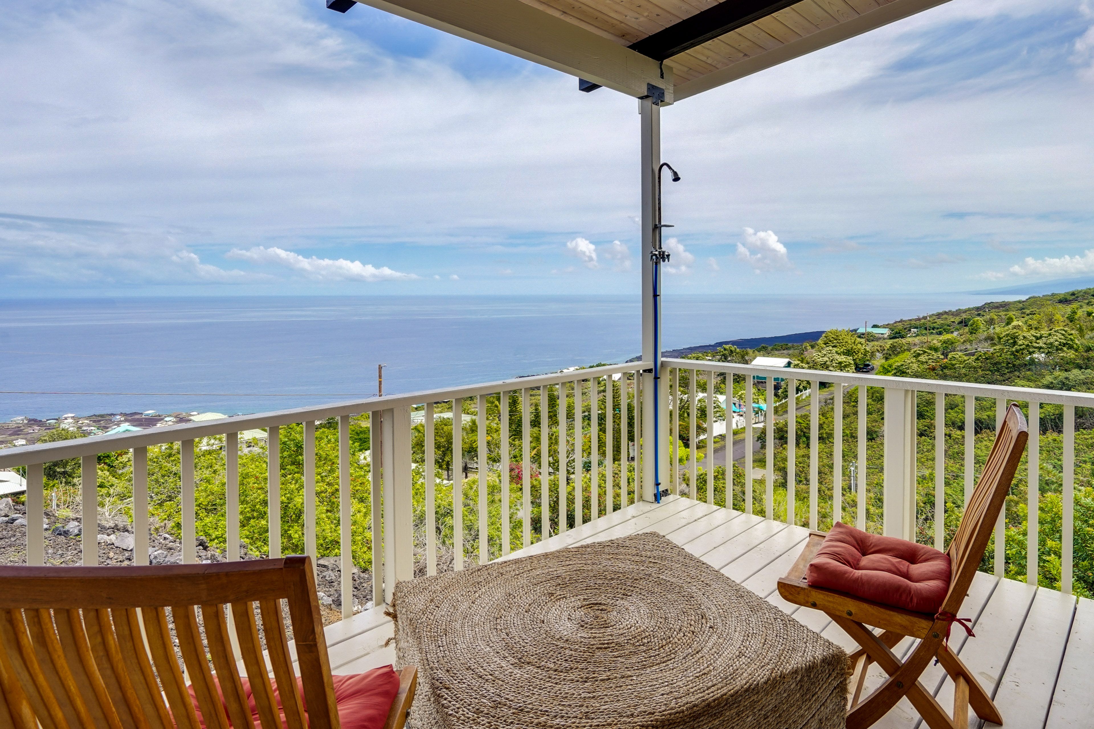 Captain Cook Vacation Rental | Studio | 1BA | 700 Sq Ft | Steps Required