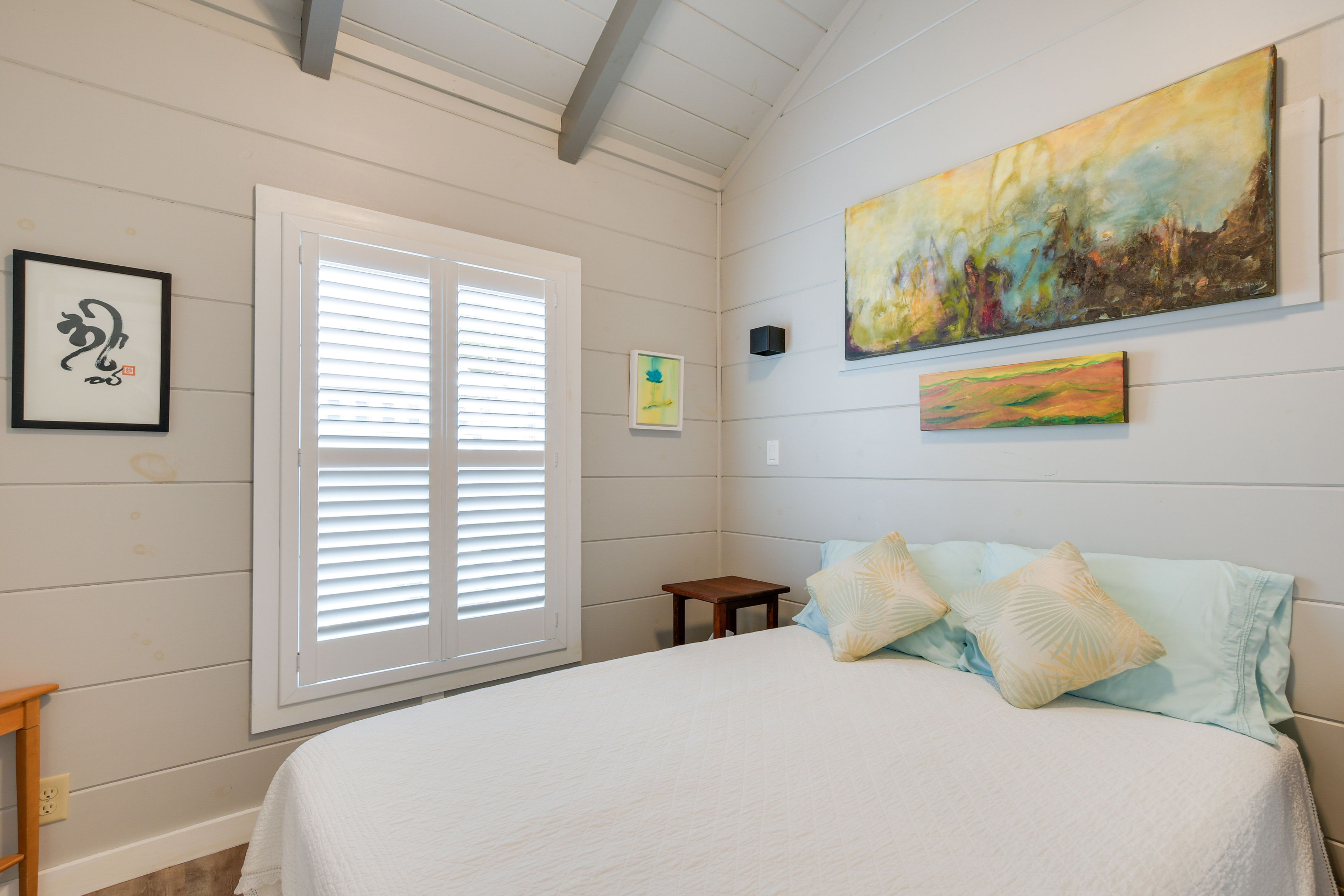 Bedroom | Queen Bed