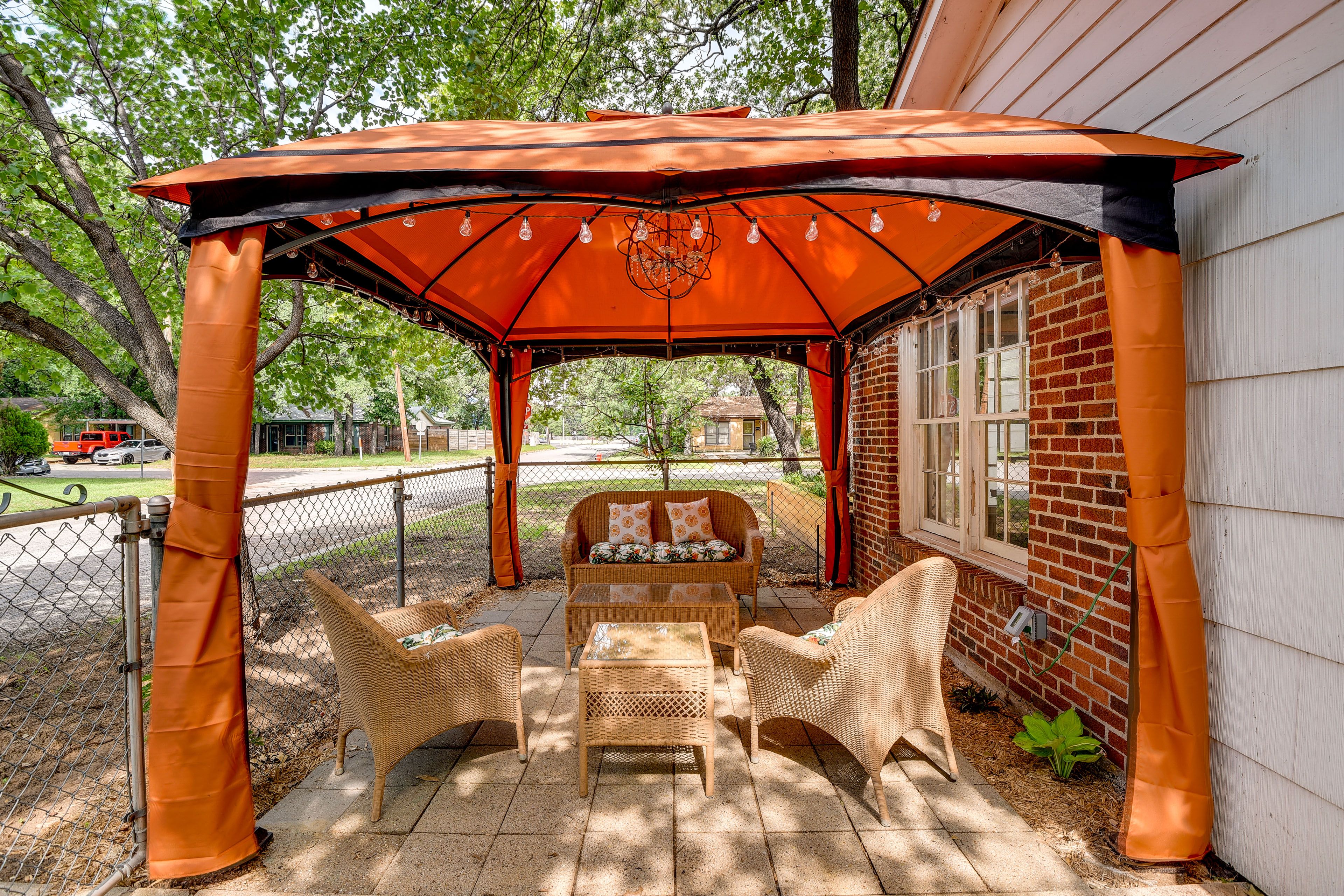 Gazebo | ~2 Mi to Marion Sansom Park | Central A/C