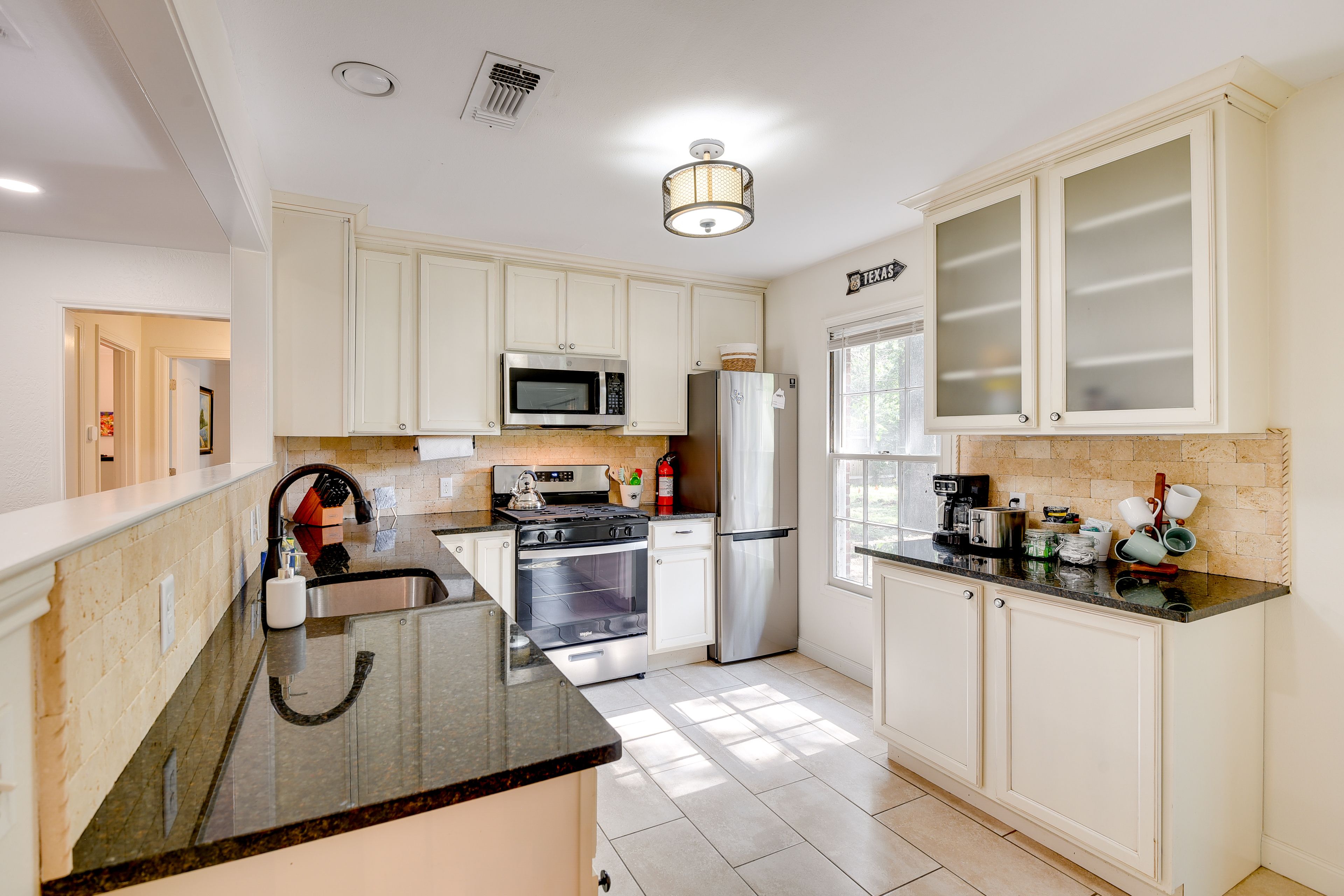 Kitchen | Cooking Basics | Coffee Maker | Paper Towels/Trash Bags Provided