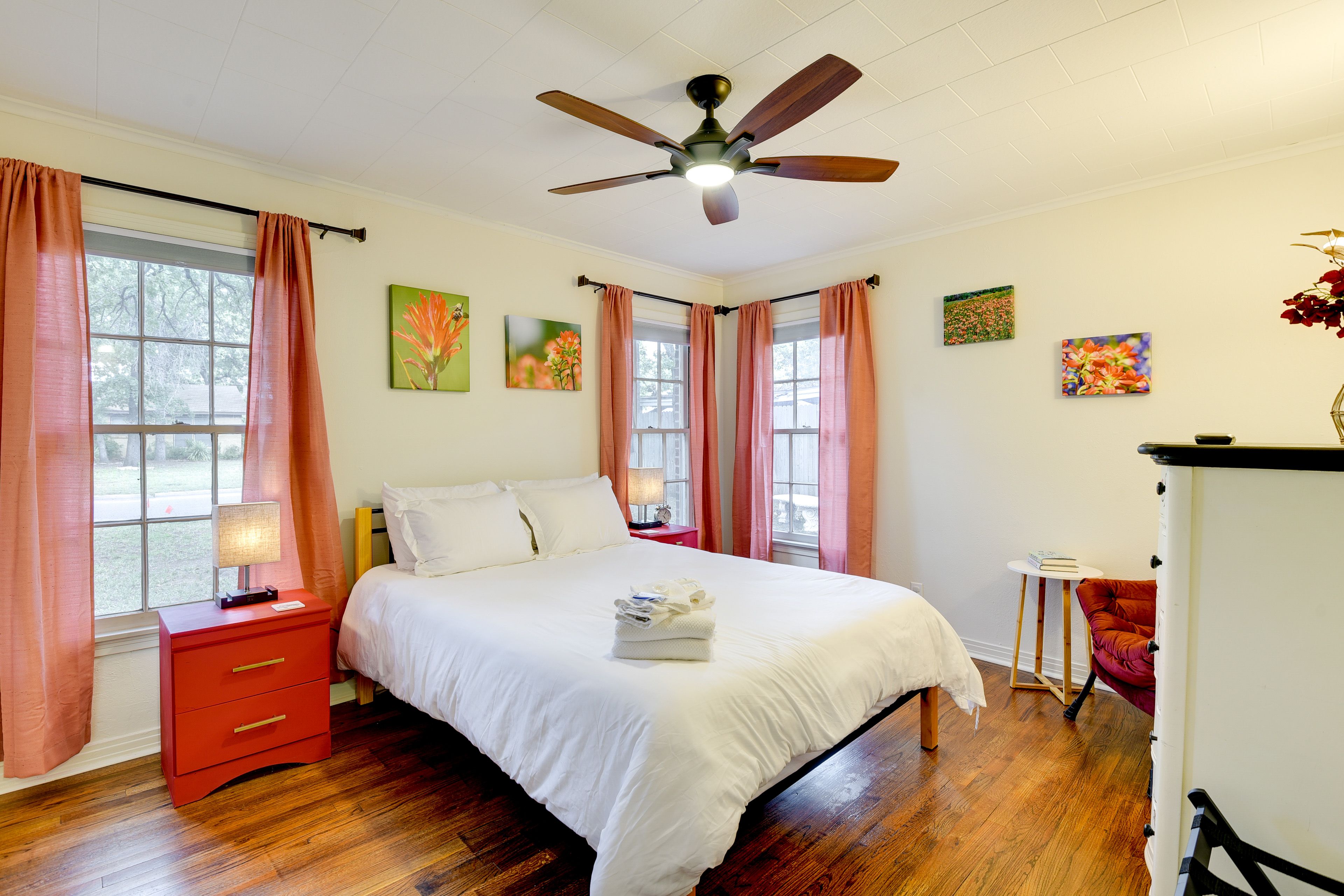 Bedroom 1 | Queen Bed | Linens Provided