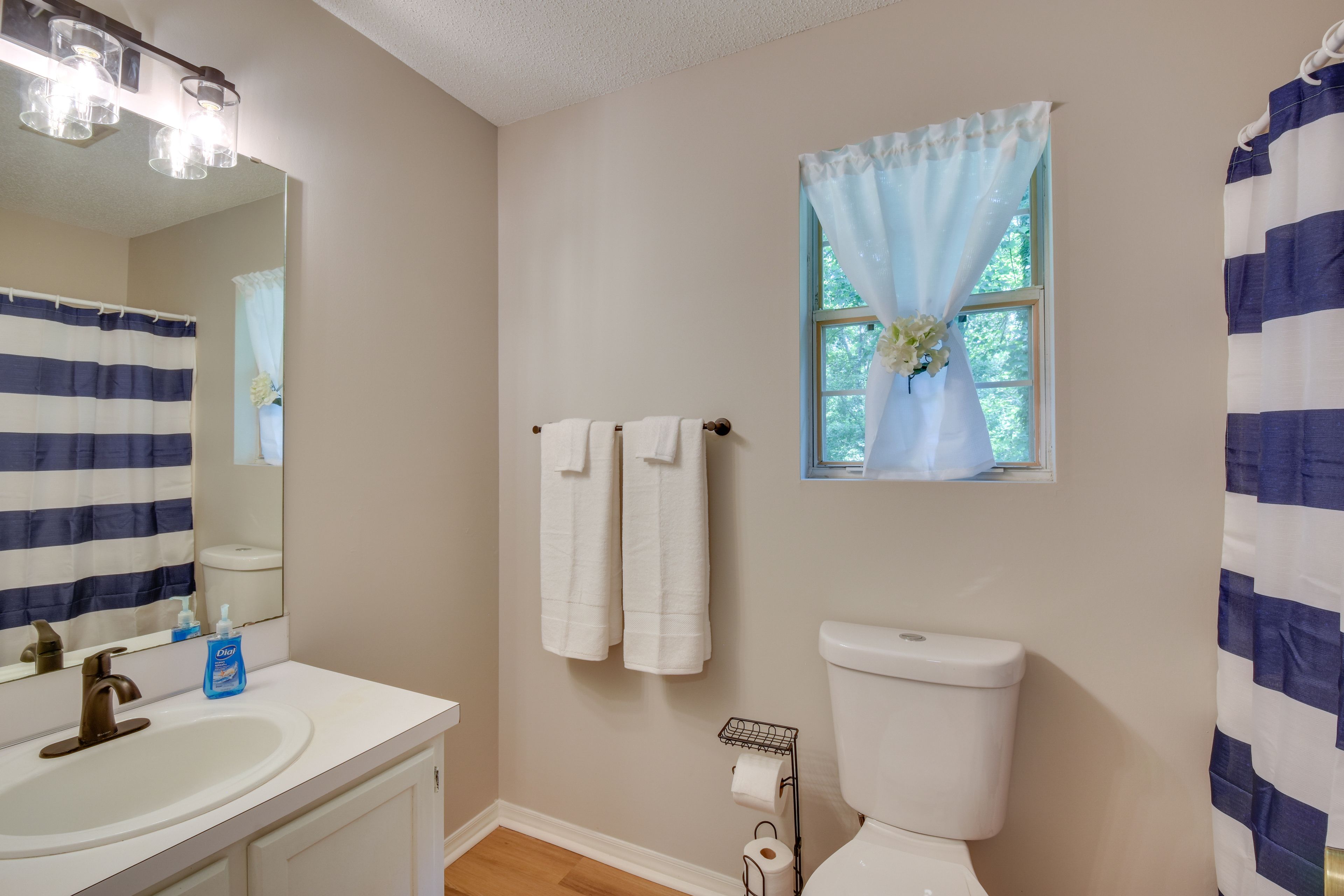 Full Bathroom