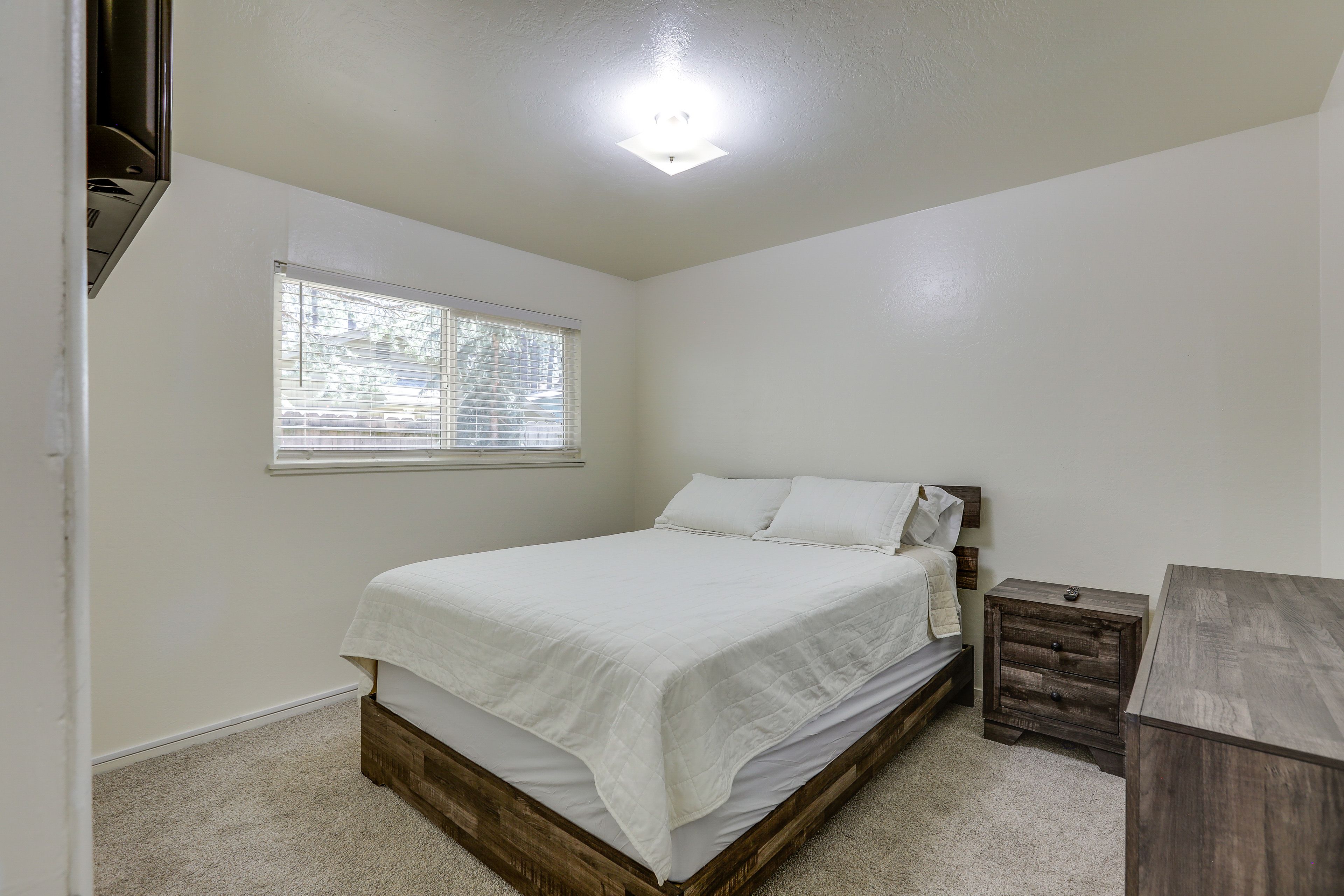 Bedroom 1 | Queen Bed | Linens Provided | Smart TV w/ Cable