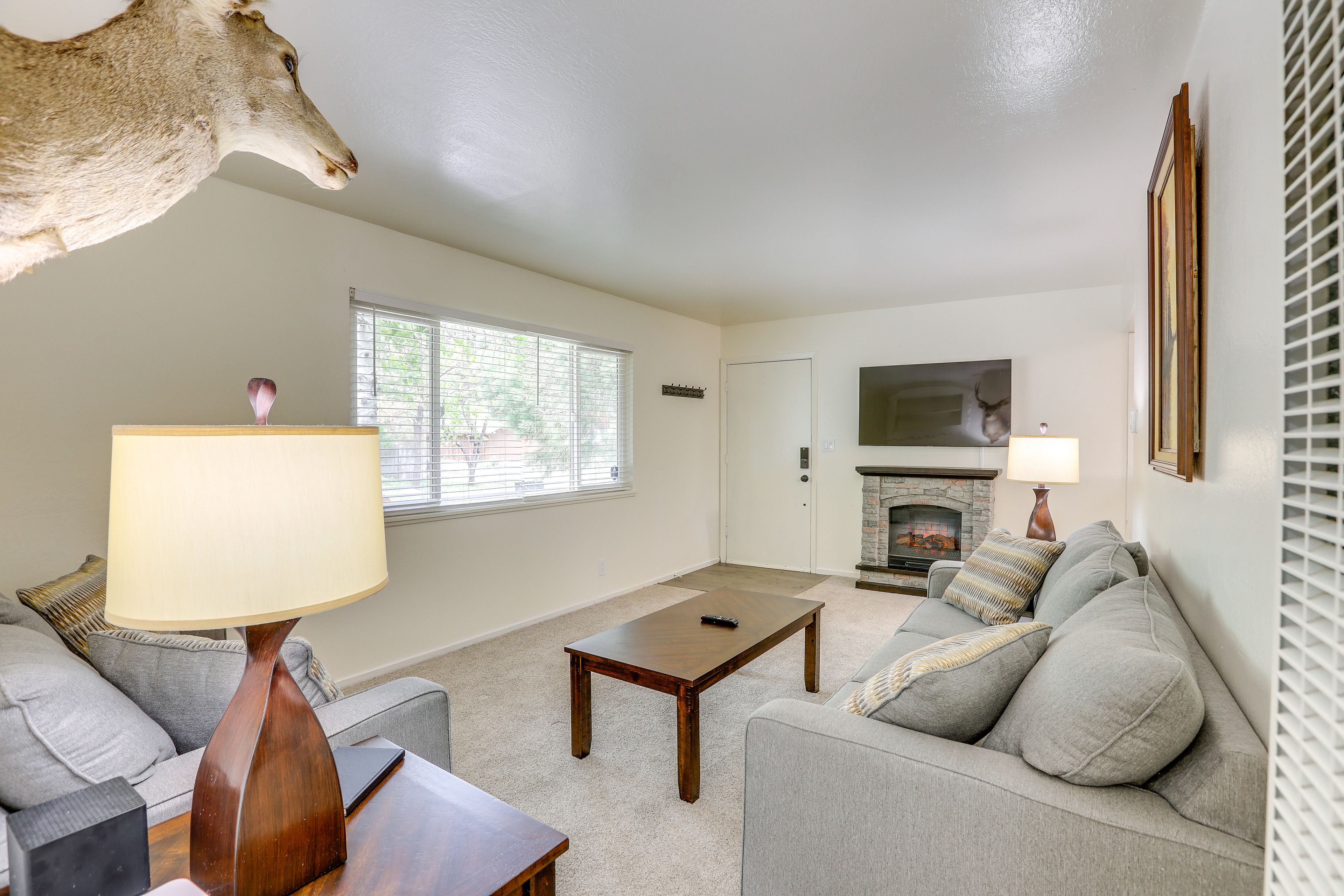 Living Room | Smart TV w/ Cable | Electric Fireplace | Sleeper Sofa
