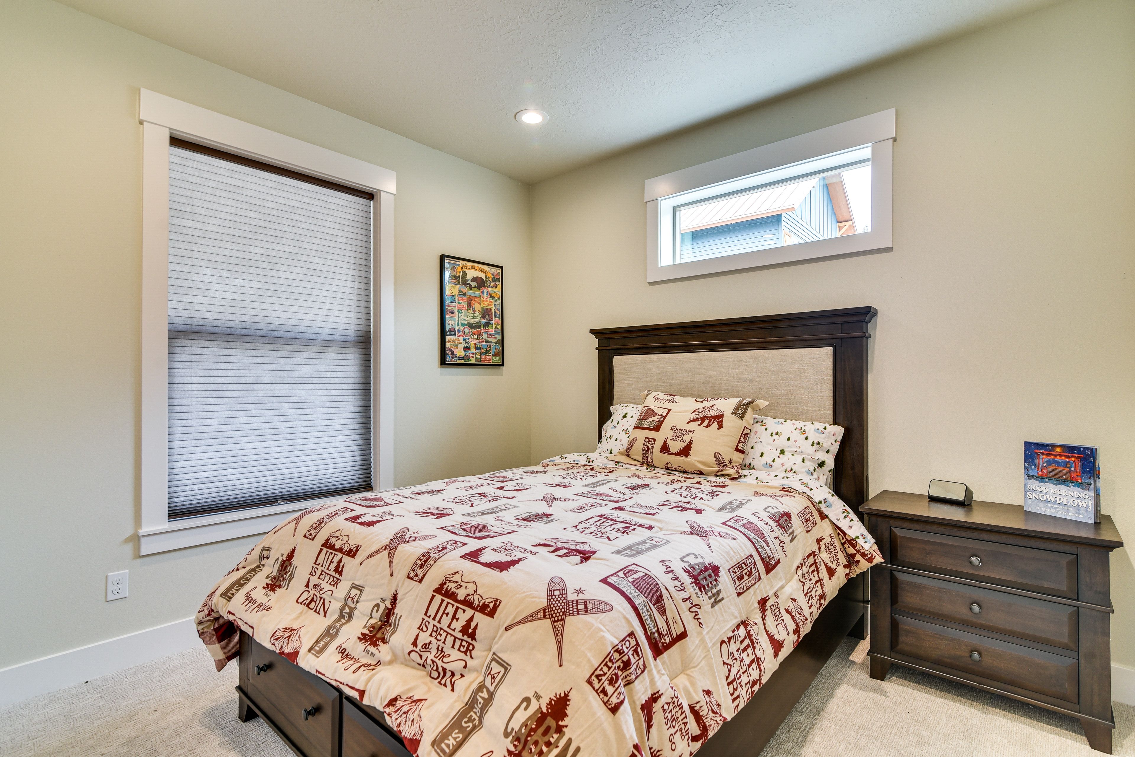 Bedroom 3 | Queen Bed