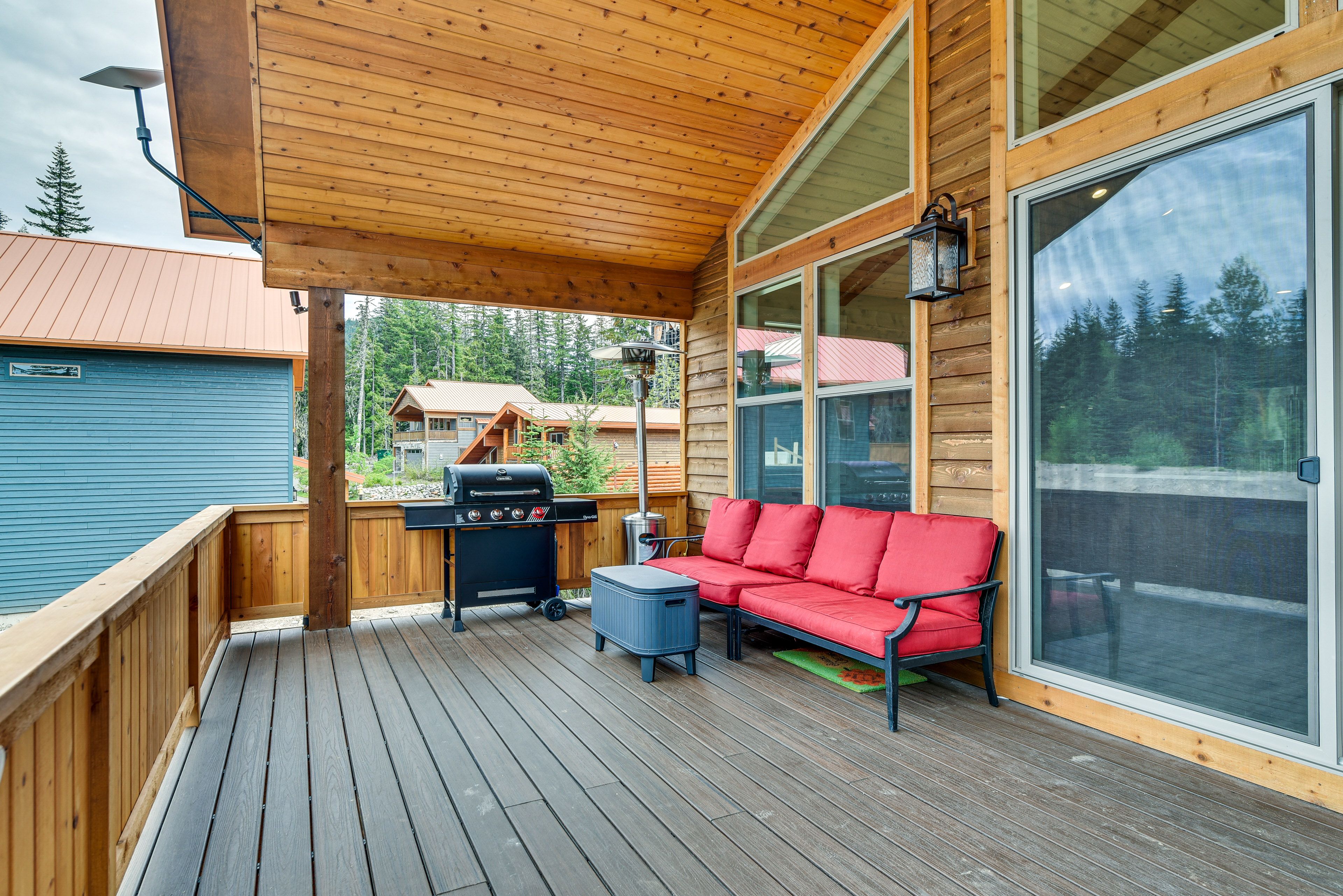 Deck | Gas Grill | Outdoor Seating