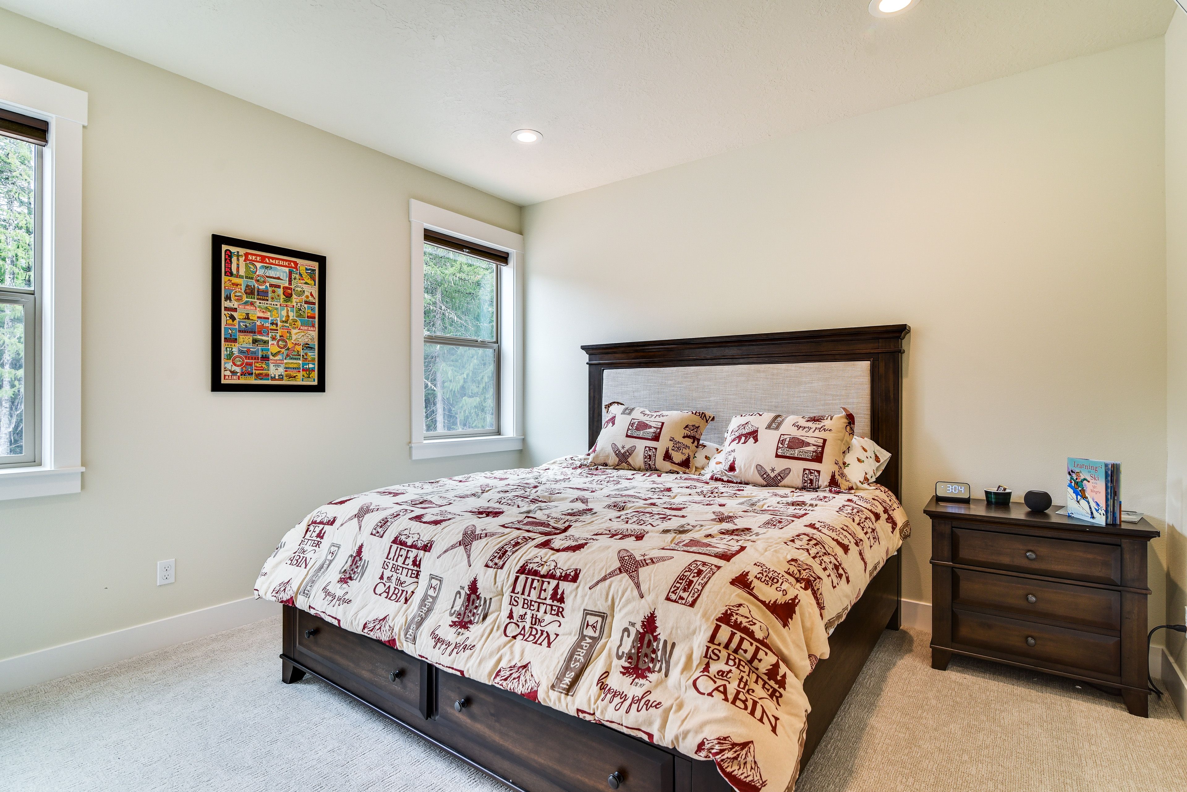 Bedroom 1 | King Bed | Linens & Towels Provided