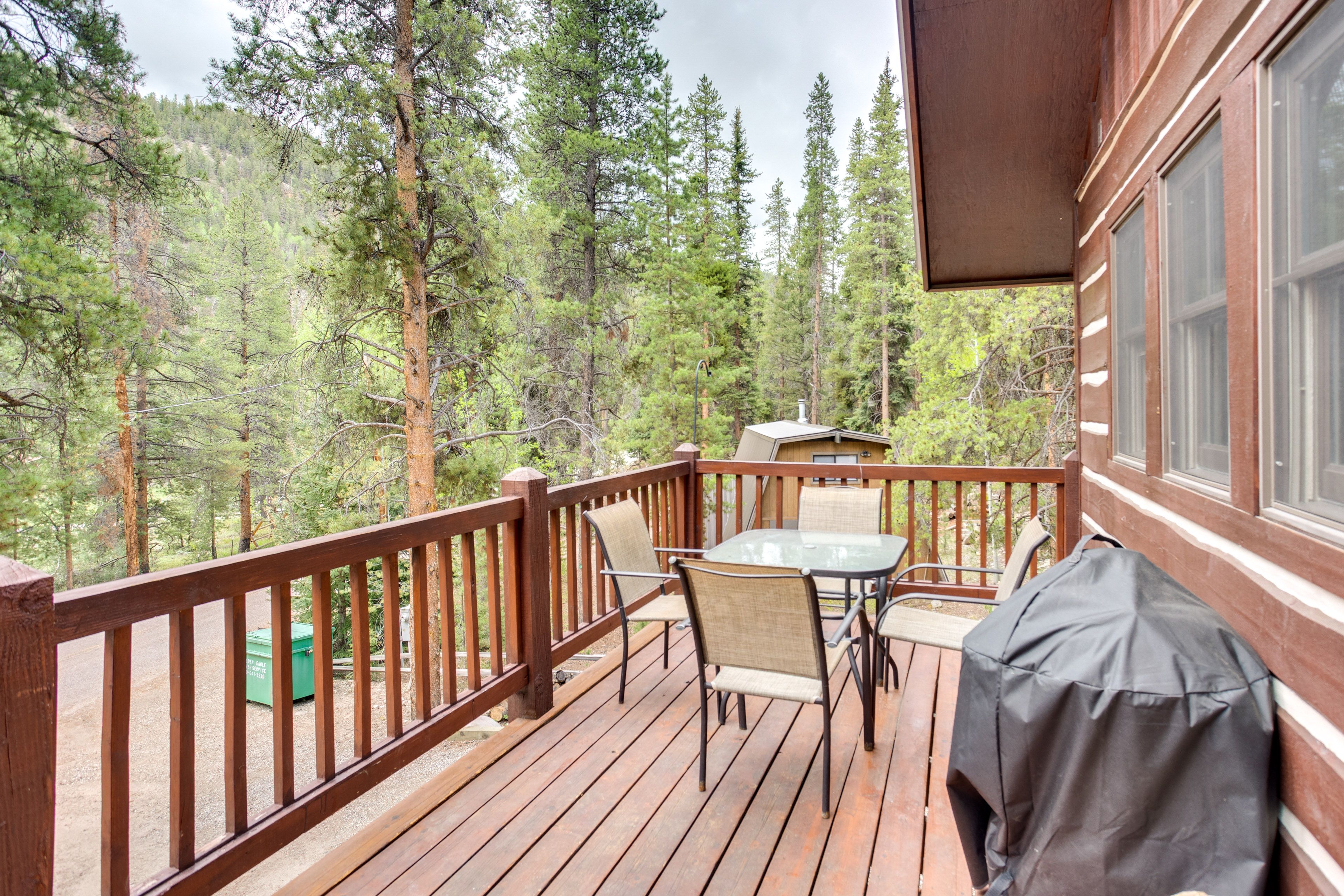 Private Deck | Grill