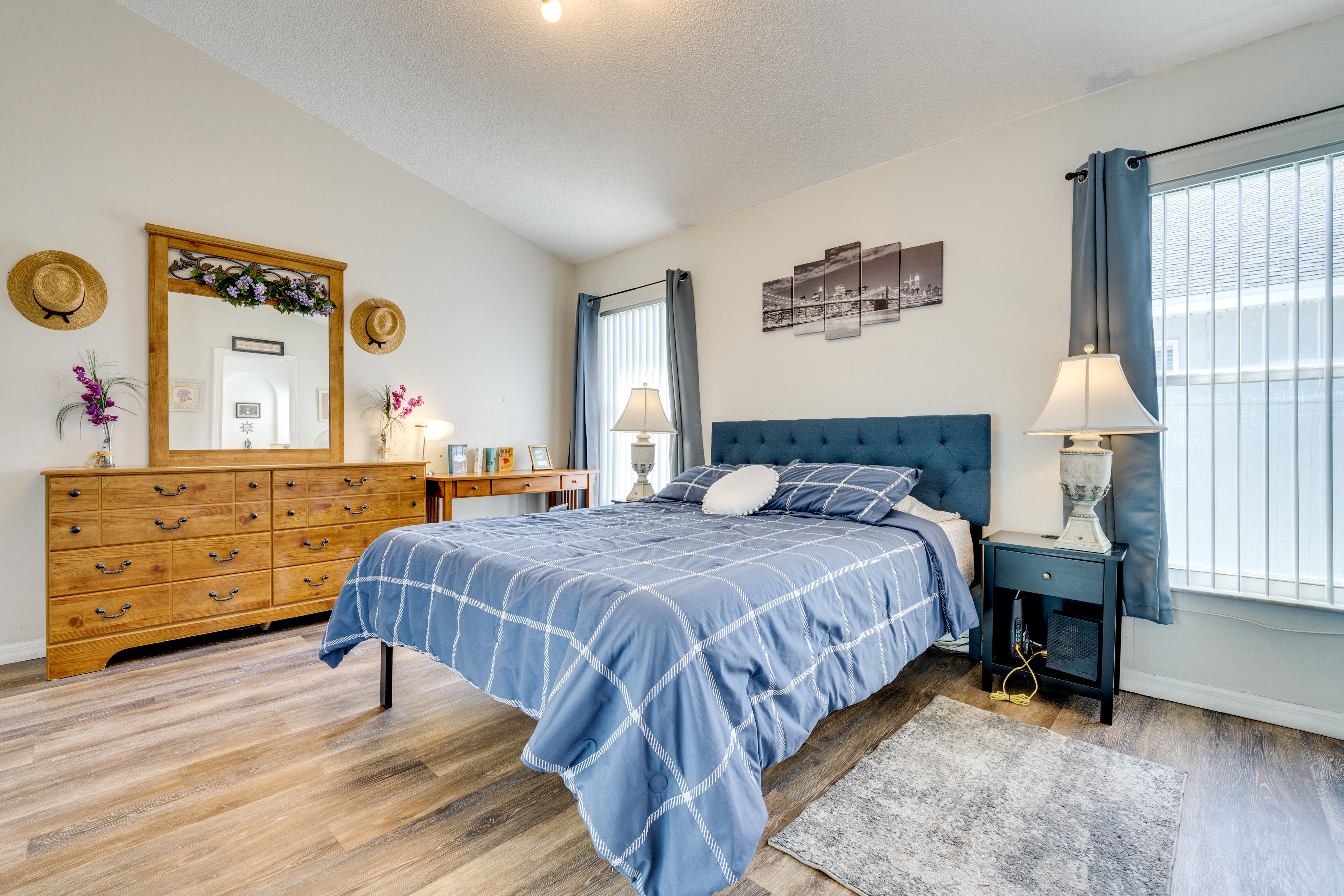 Bedroom 1 | Queen Bed | Linens Provided | En-Suite Bathroom