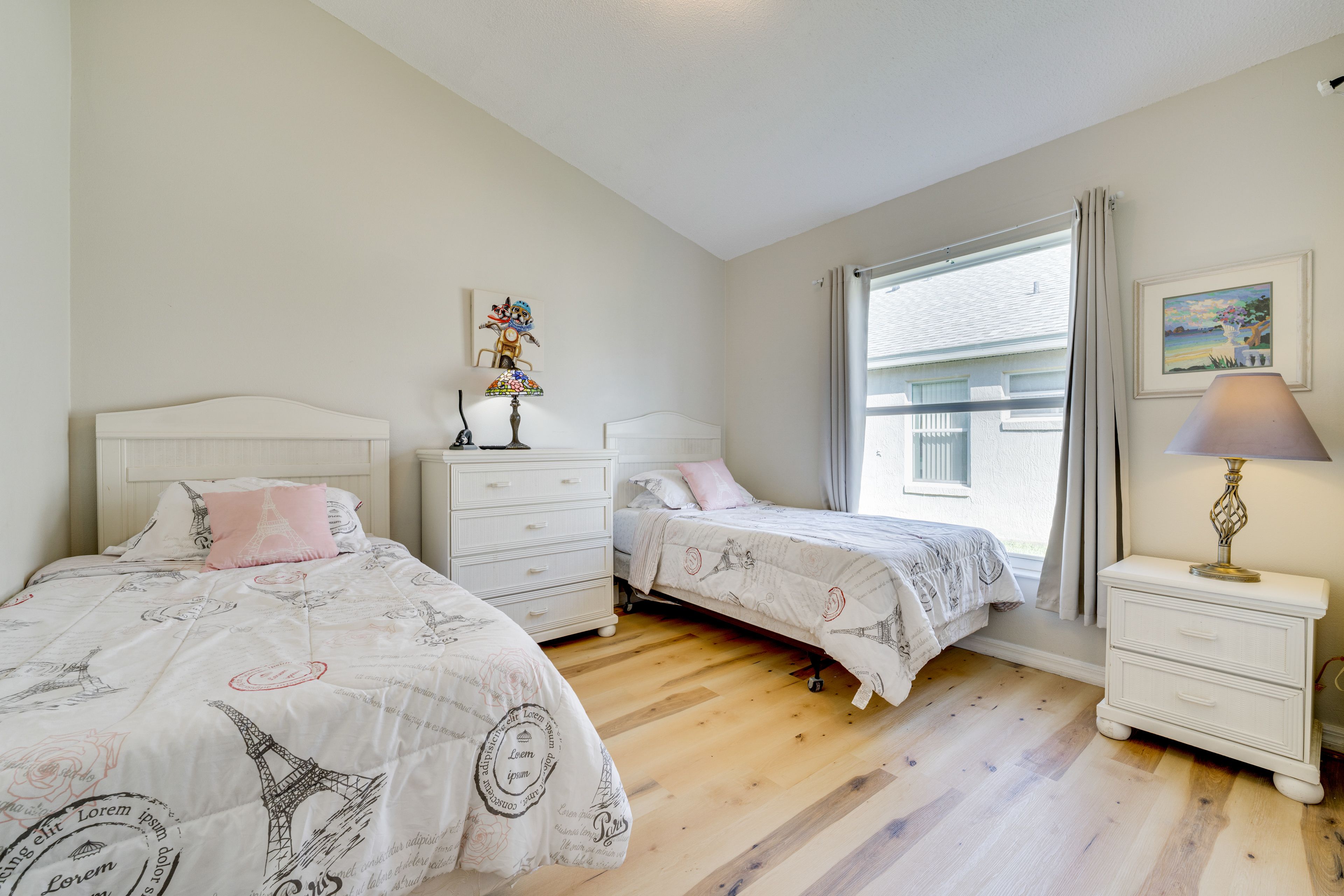 Bedroom 3 | 2 Twin Beds | Pack 'n Play