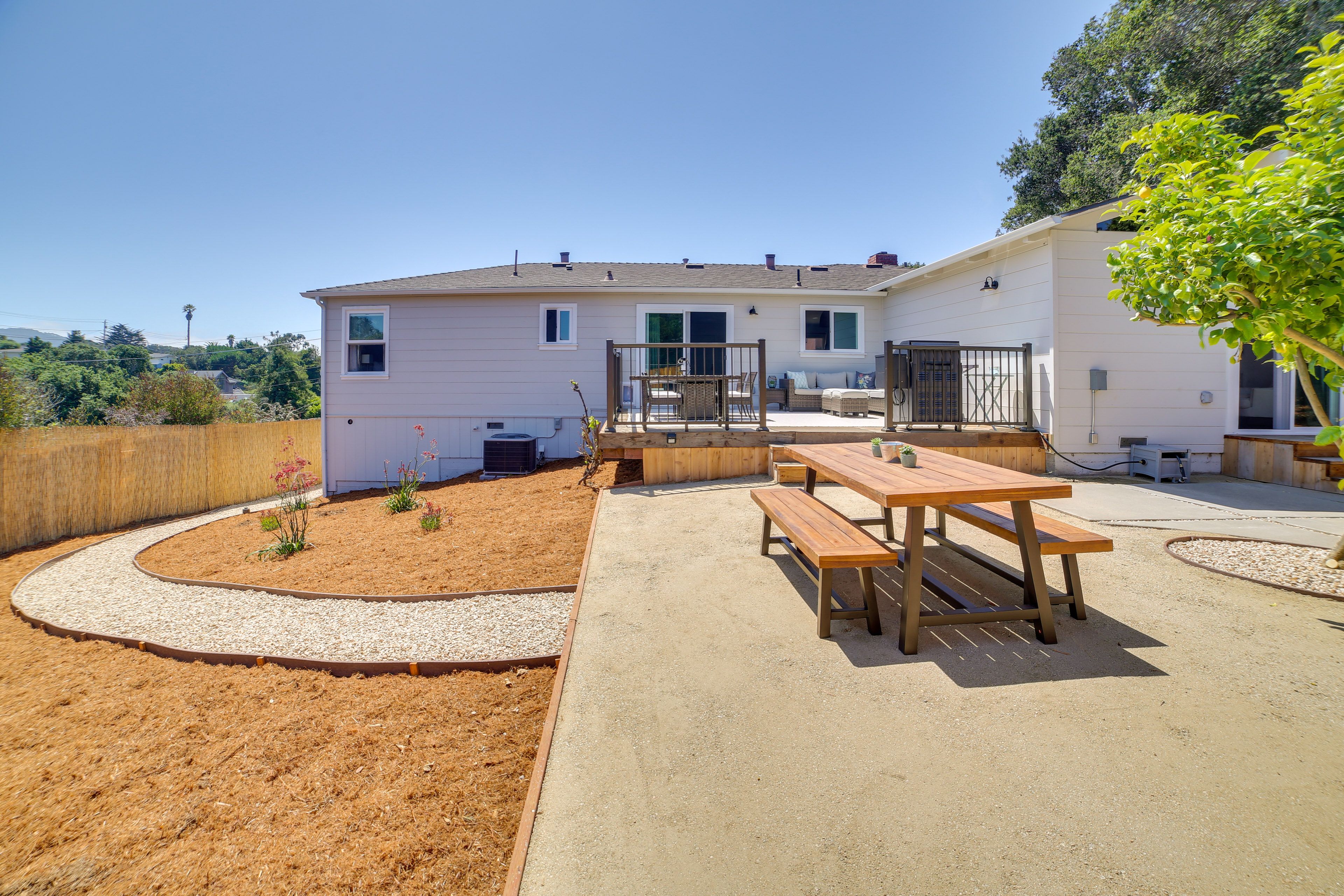 Private Yard/Patio