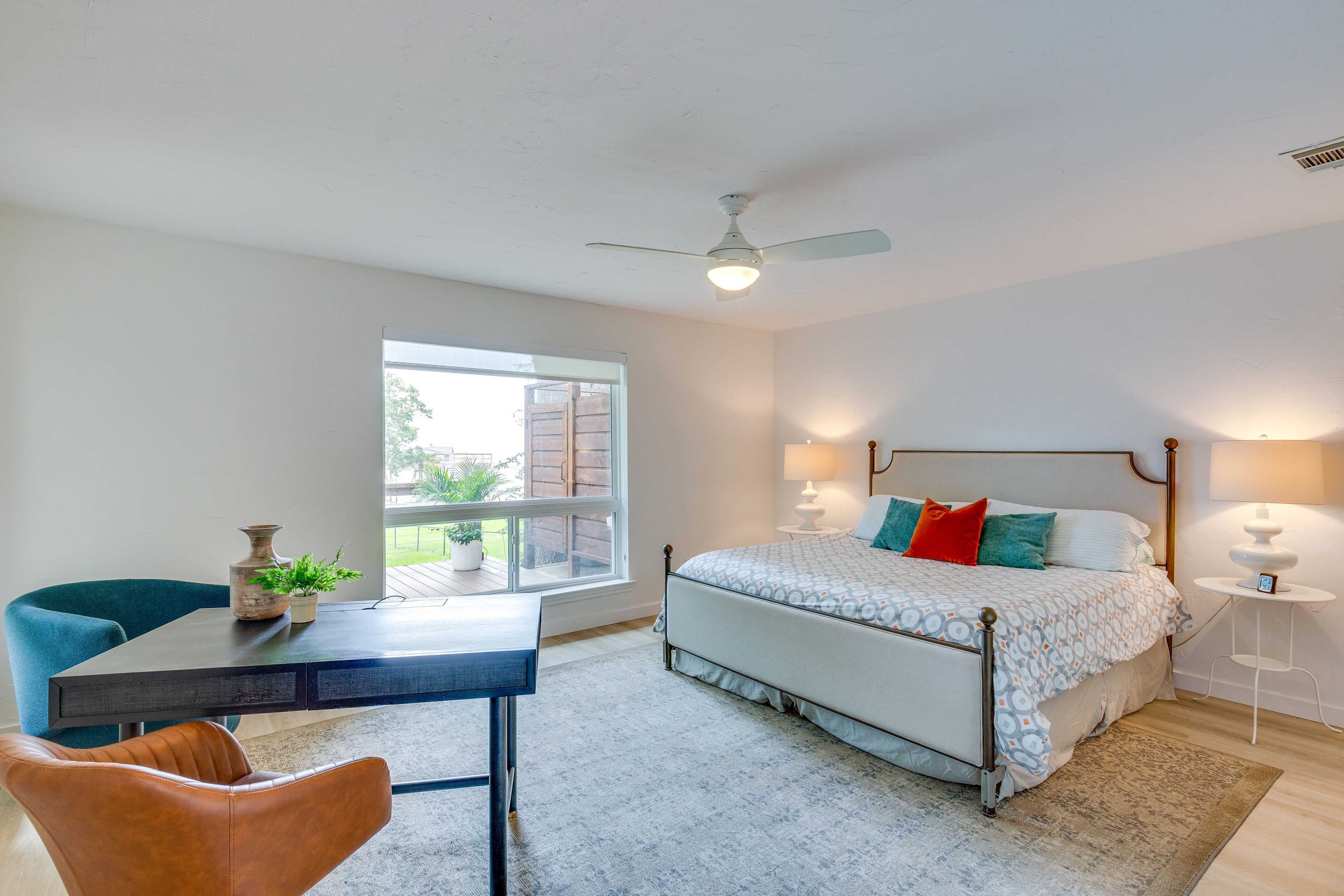 Bedroom 1 | King Bed | En-Suite Bathroom