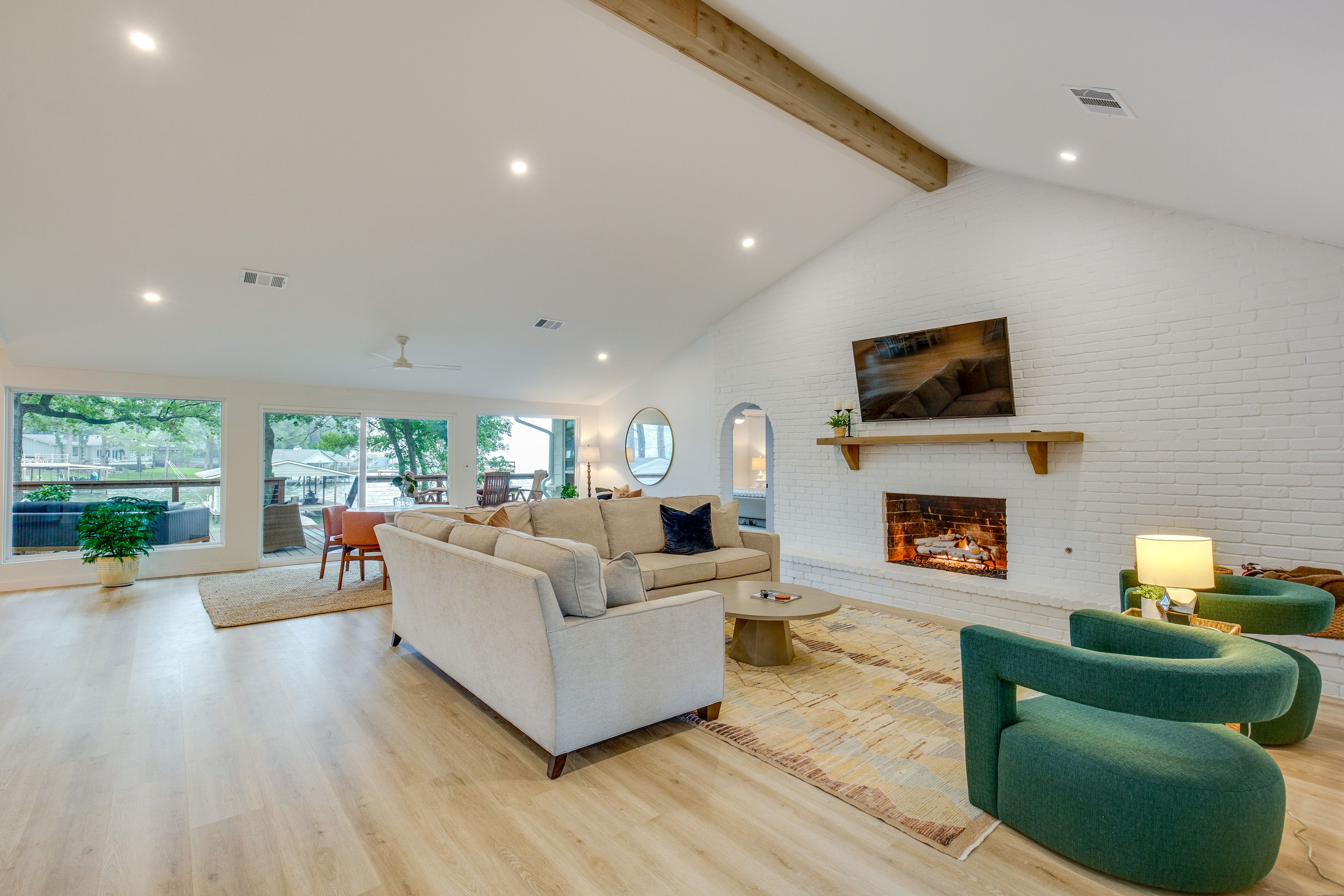 Living Room | Board Games & Books | Smart TV | Free WiFi