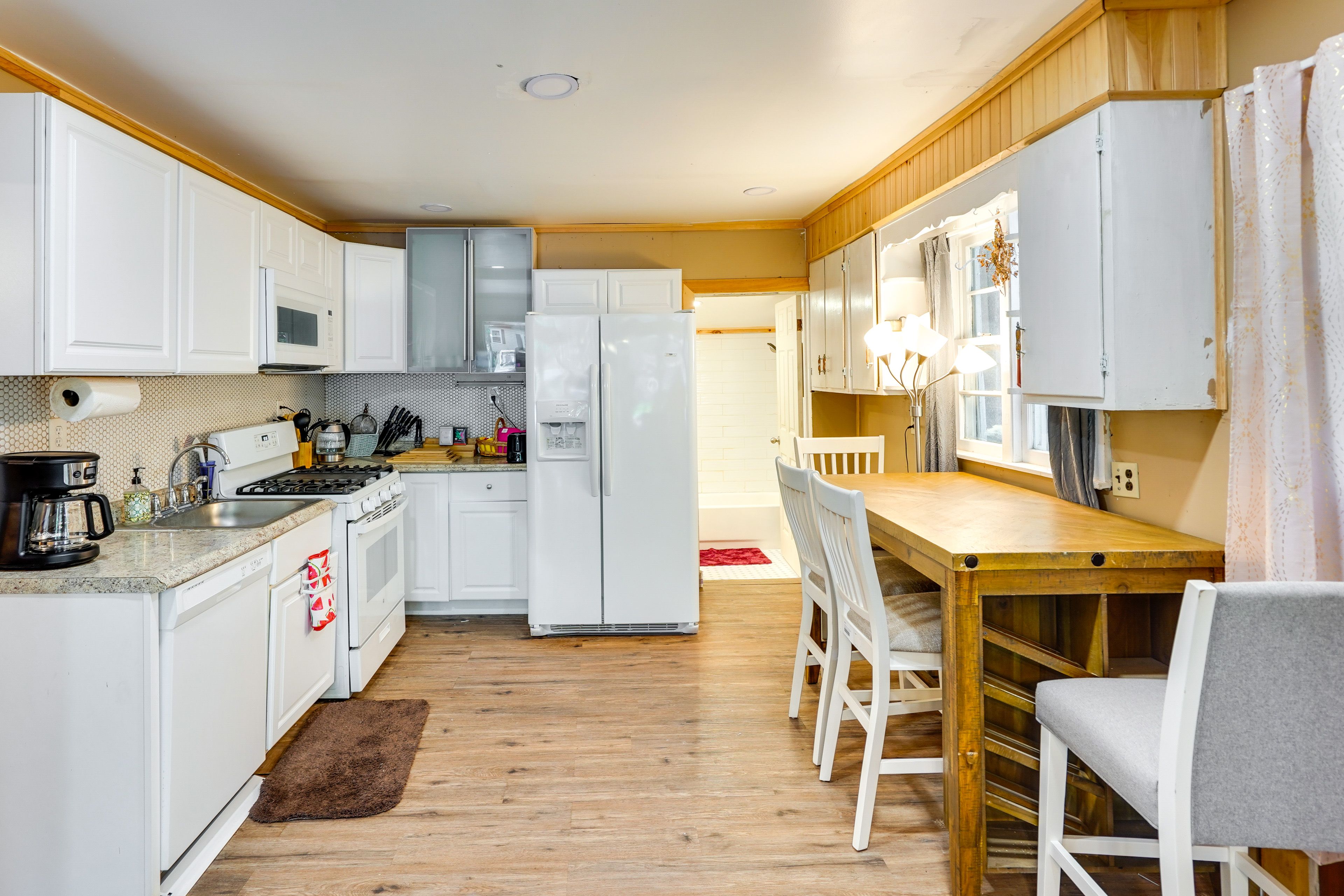 Kitchen | Coffee Maker | Toaster | Cooking Basics | Dishware & Flatware