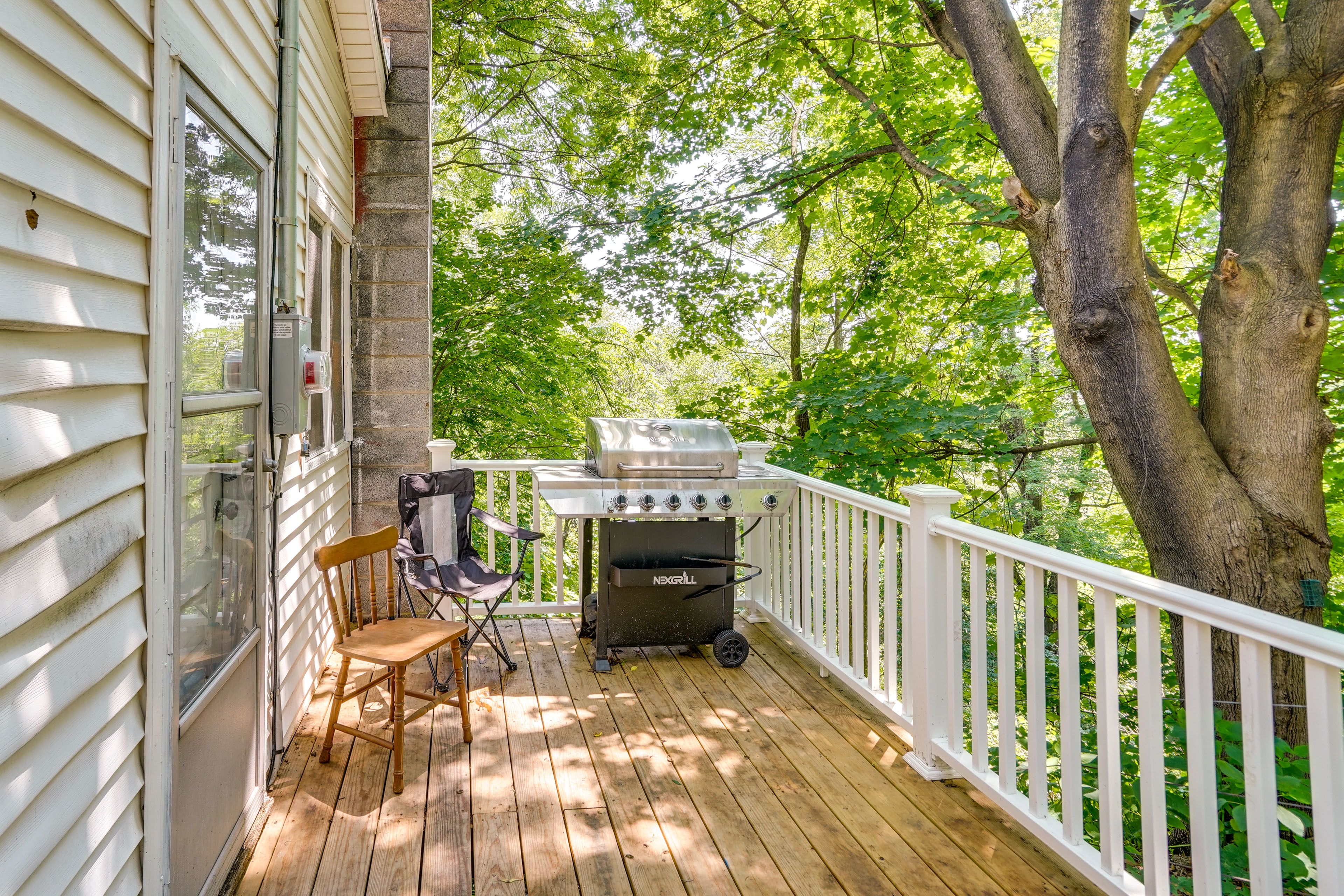 Rear Deck | Gas Grill