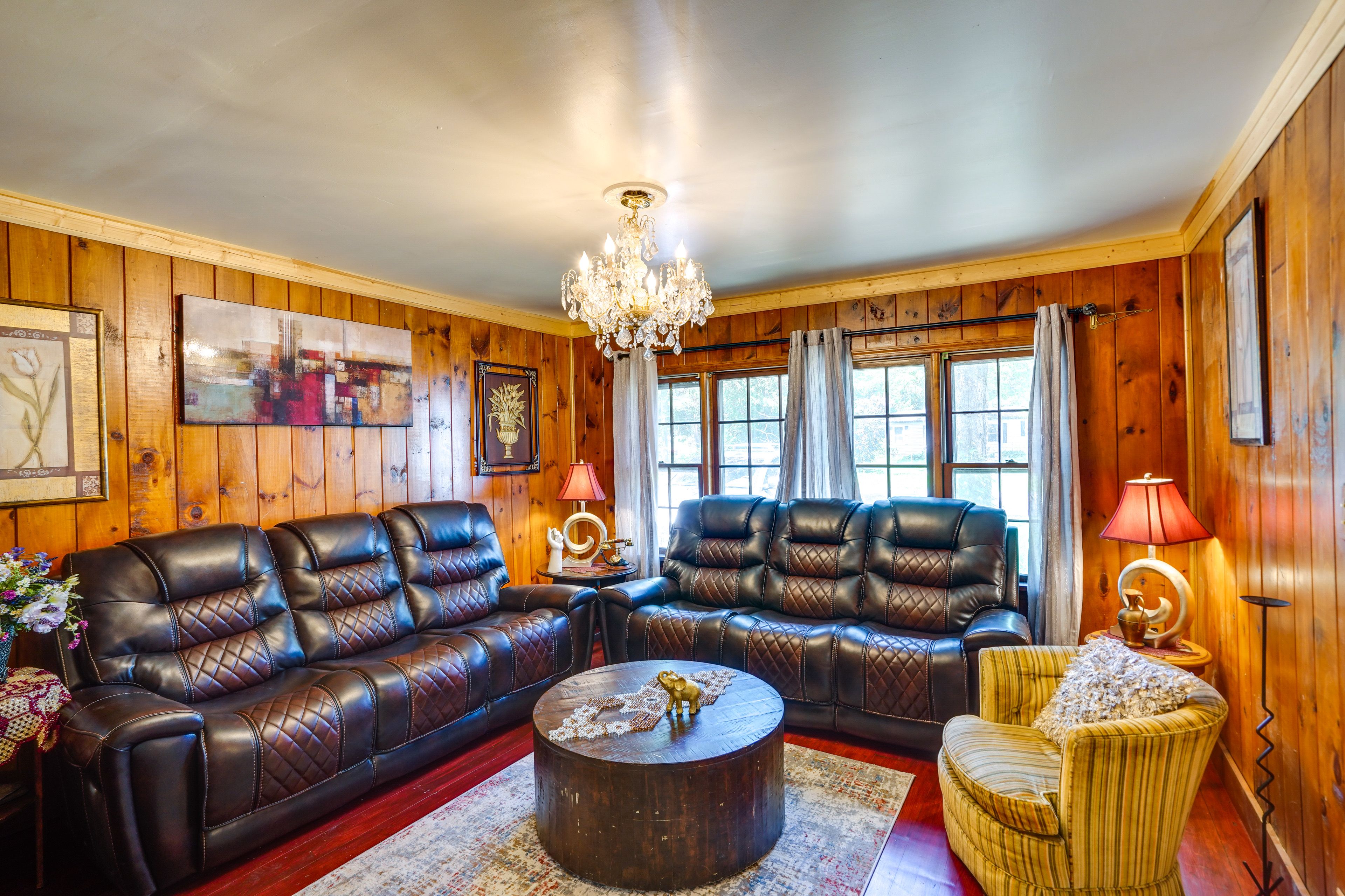 Living Room | Close to Golf Courses | 7 Mi to Thomas Cole National Historic Site