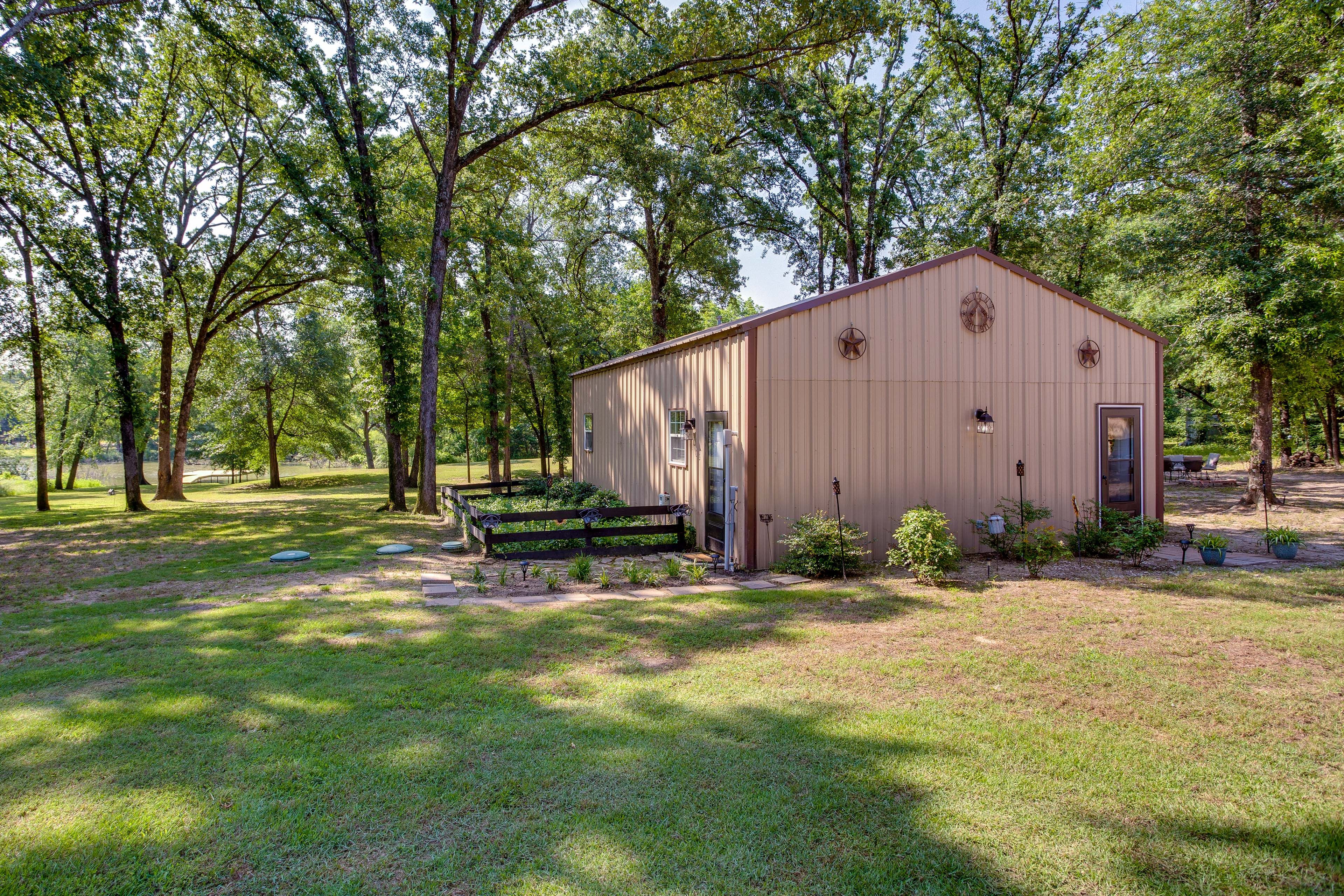 Property Exterior | Driveway (4 Vehicles) | Trailer Parking Allowed