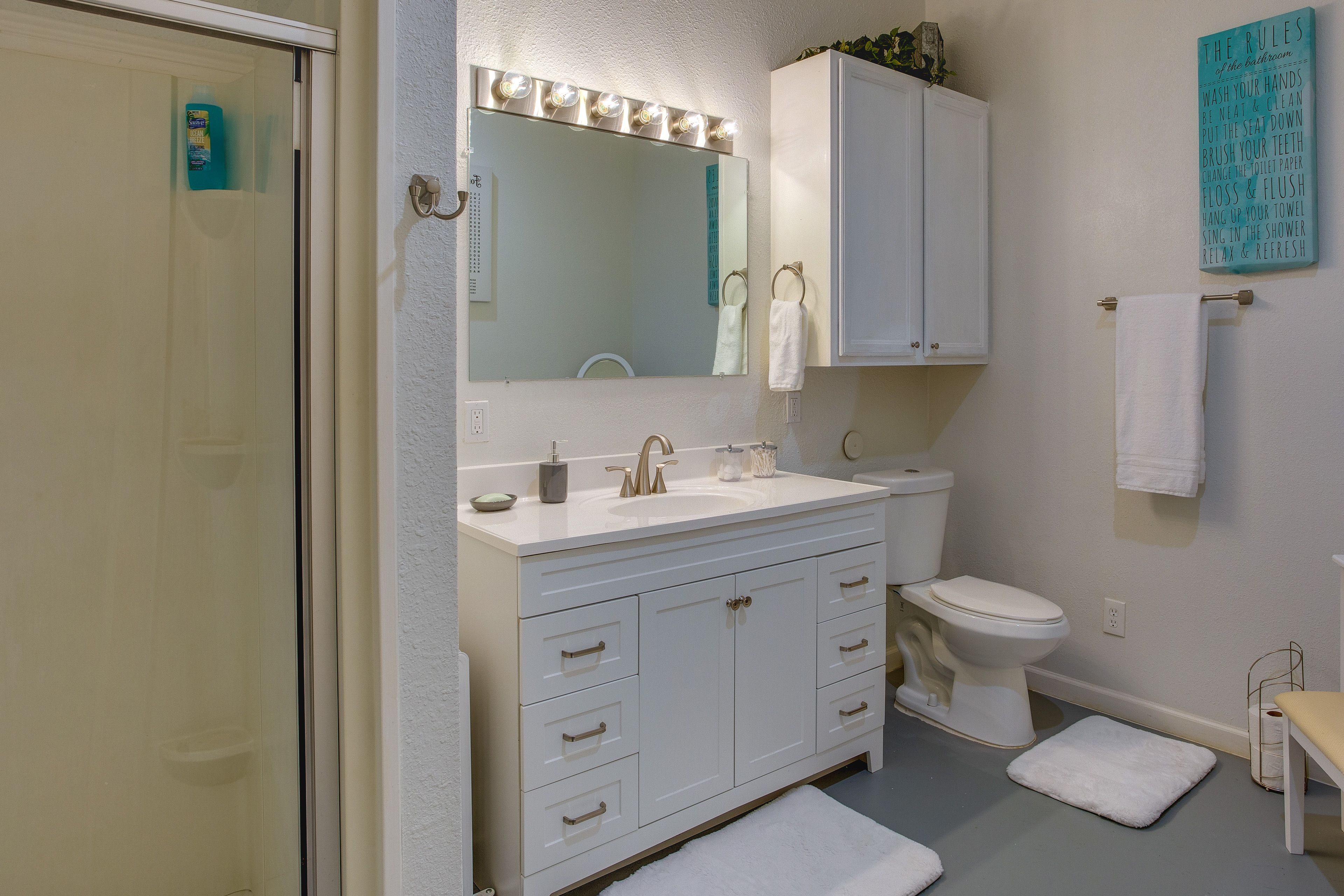 Full Bathroom | Complimentary Toiletries | Hair Dryer