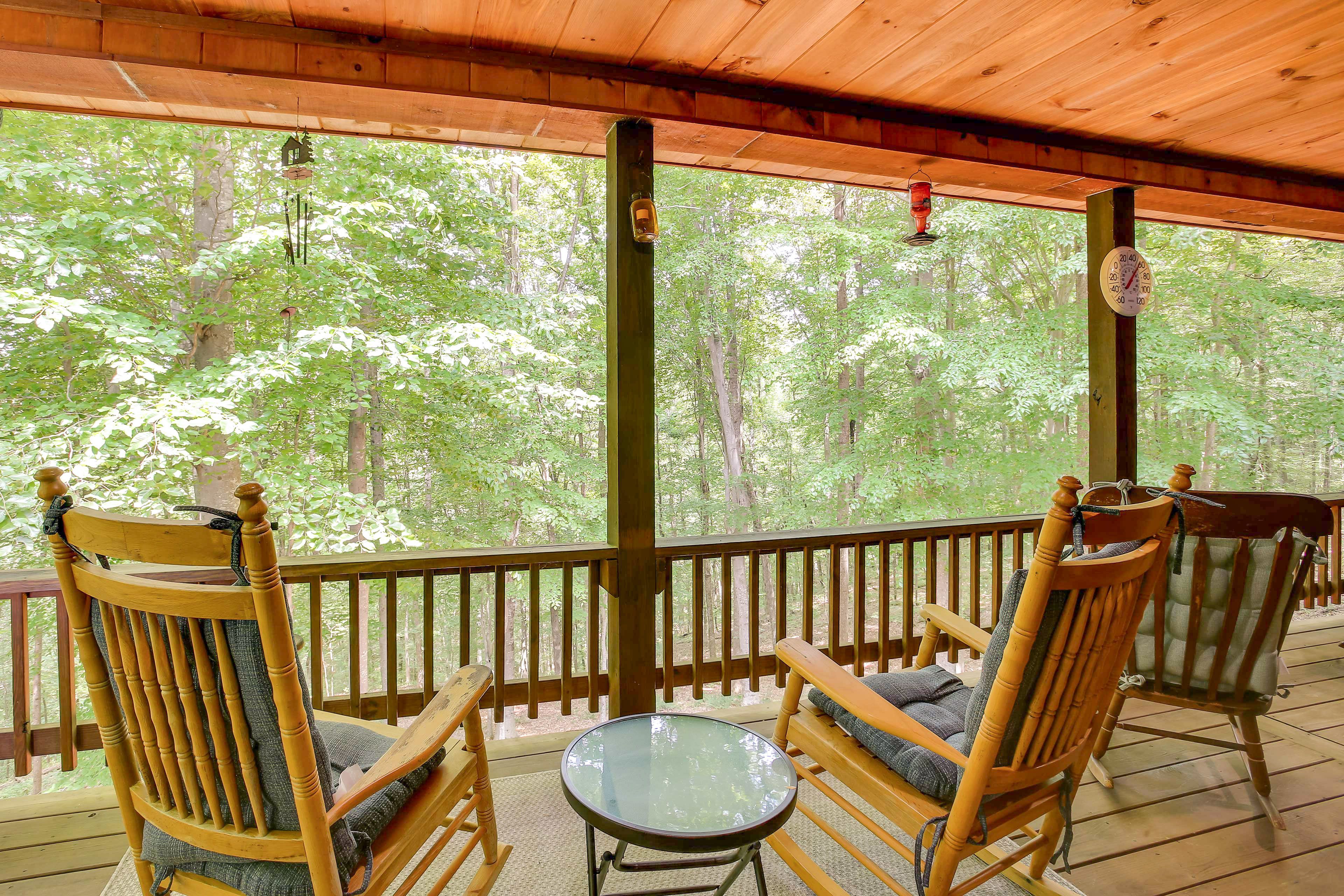Private Screened Porch | Outdoor Seating