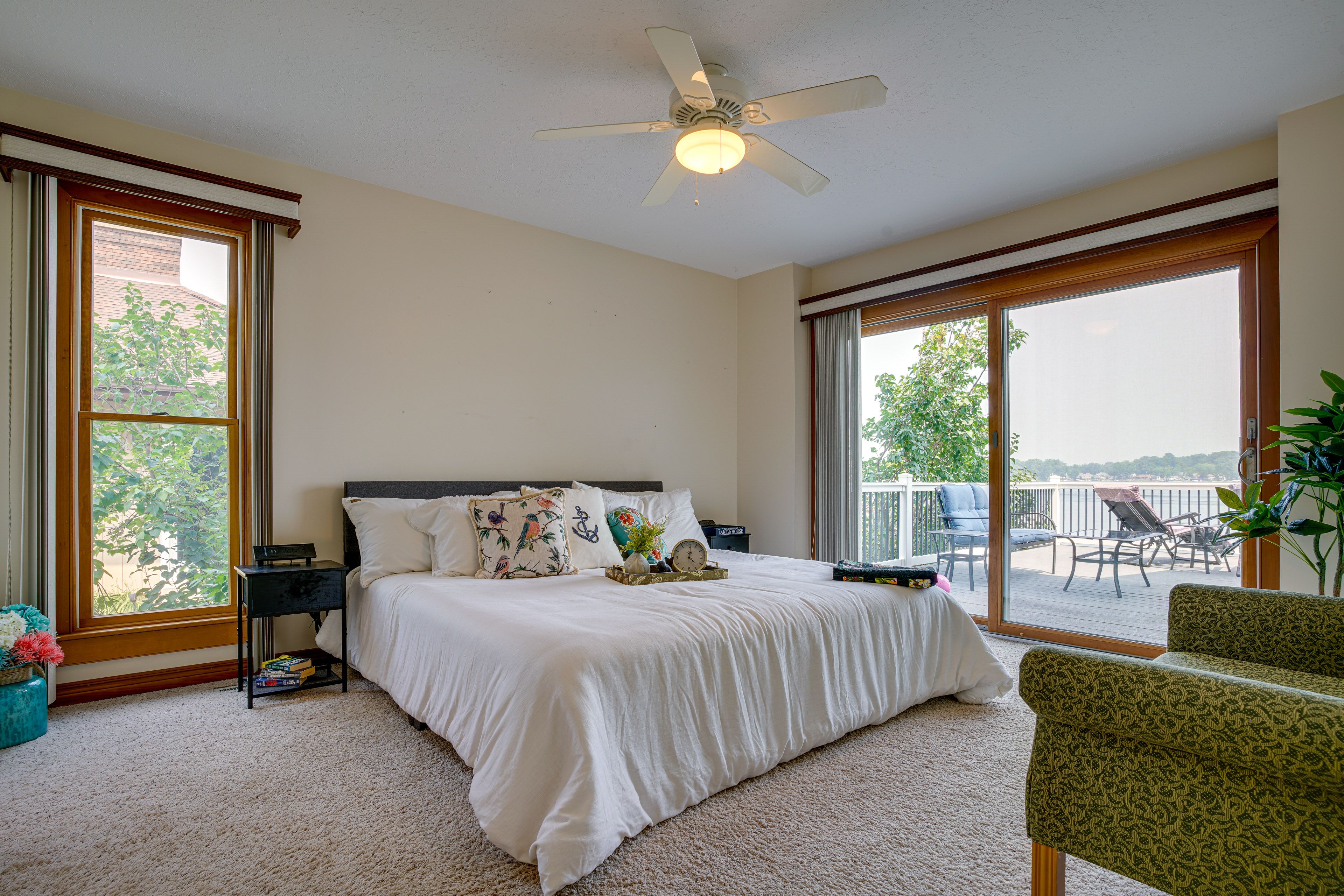 Bedroom Suite | King Bed | Linens Provided