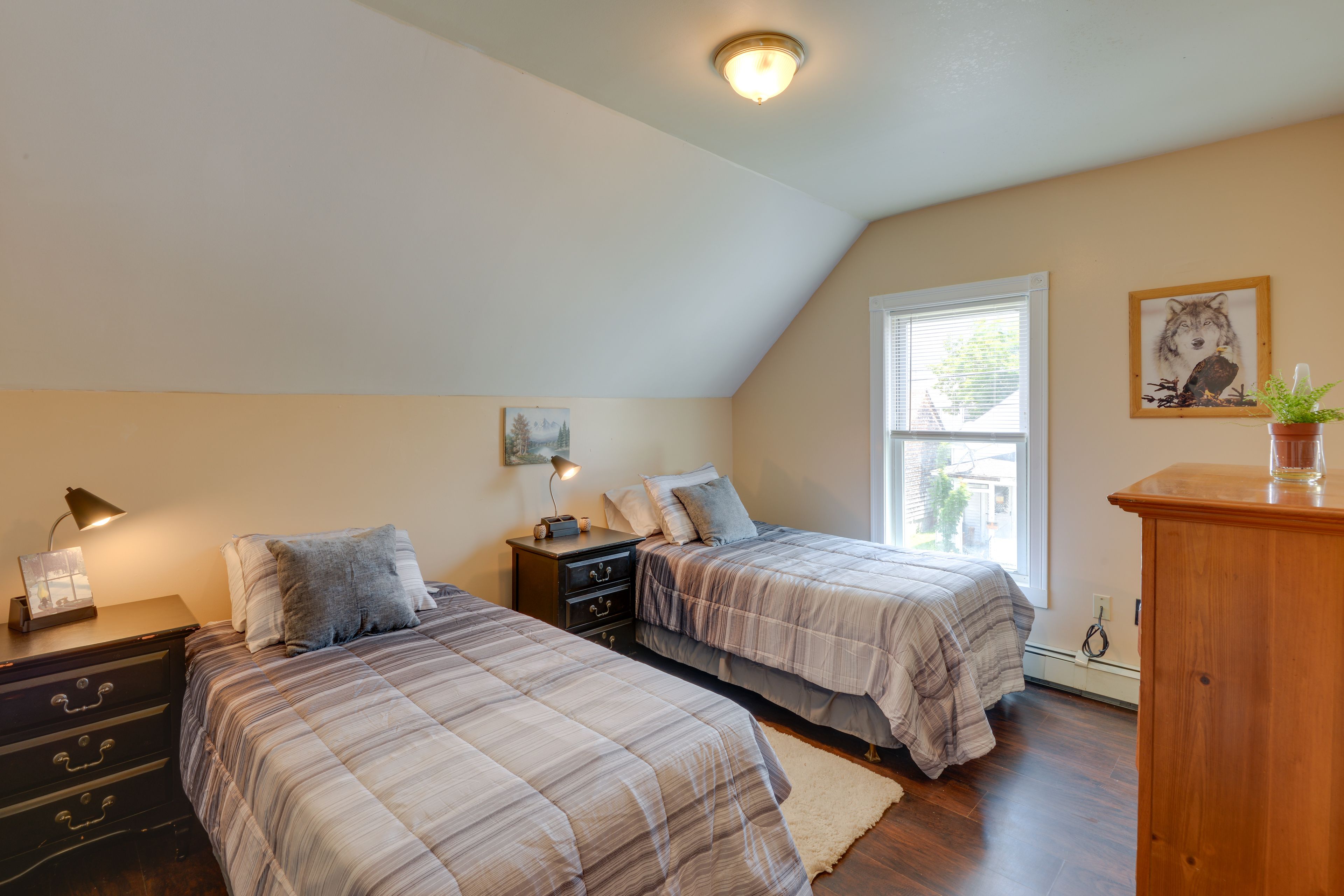 Bedroom 5 | 2 Twin Beds