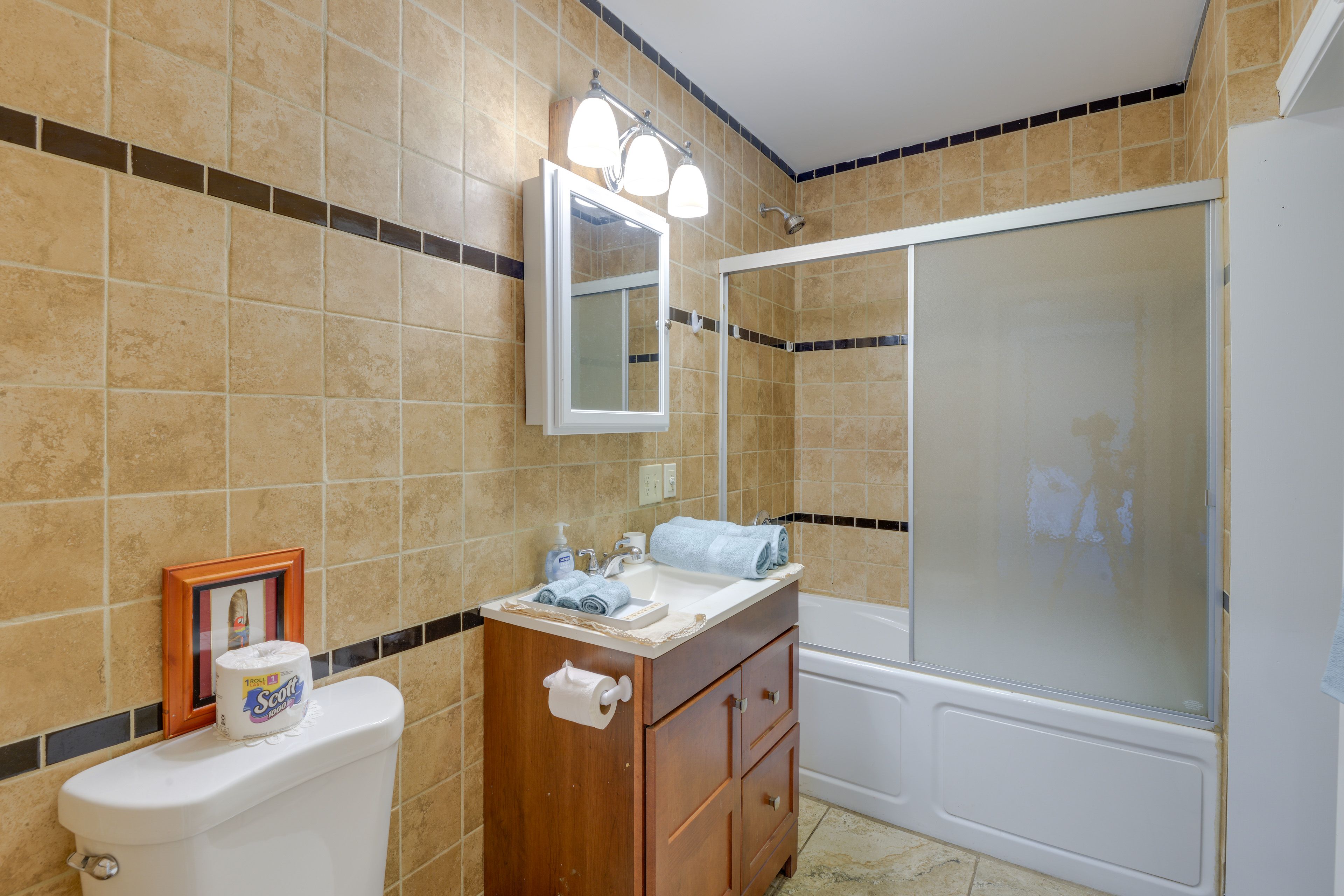 Full Bathroom | Jetted Tub