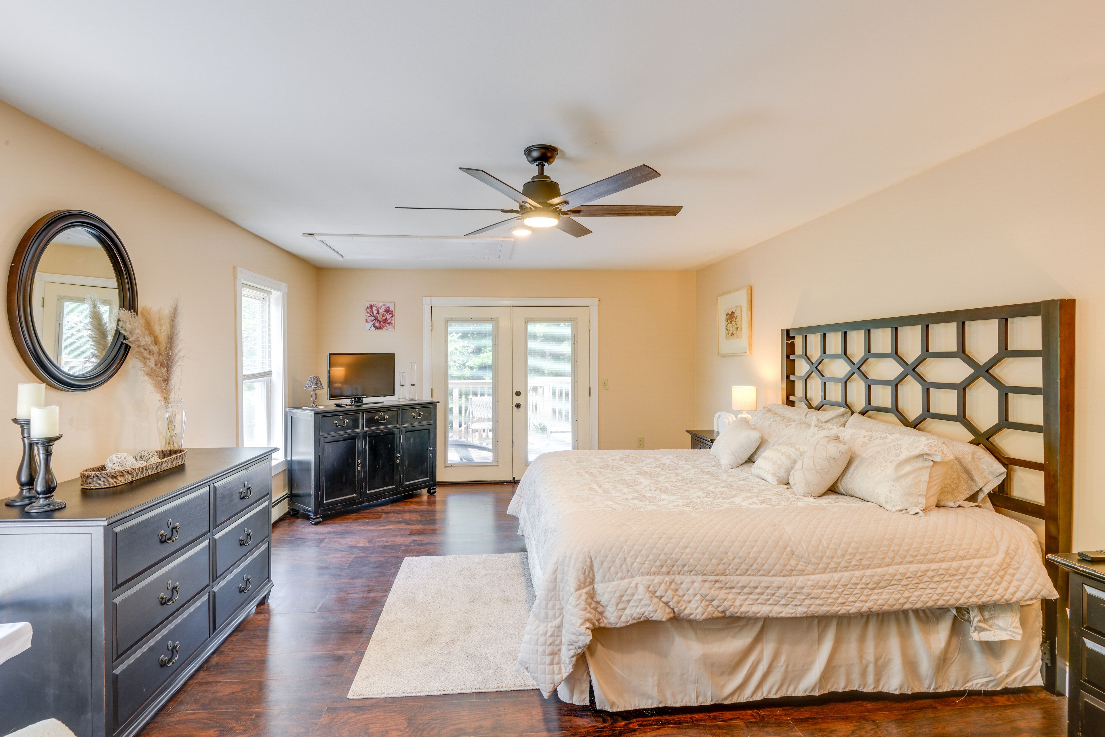 Bedroom 2 | 2nd Floor | King Bed | Smart TV w/ Cable | Walk-Out Deck