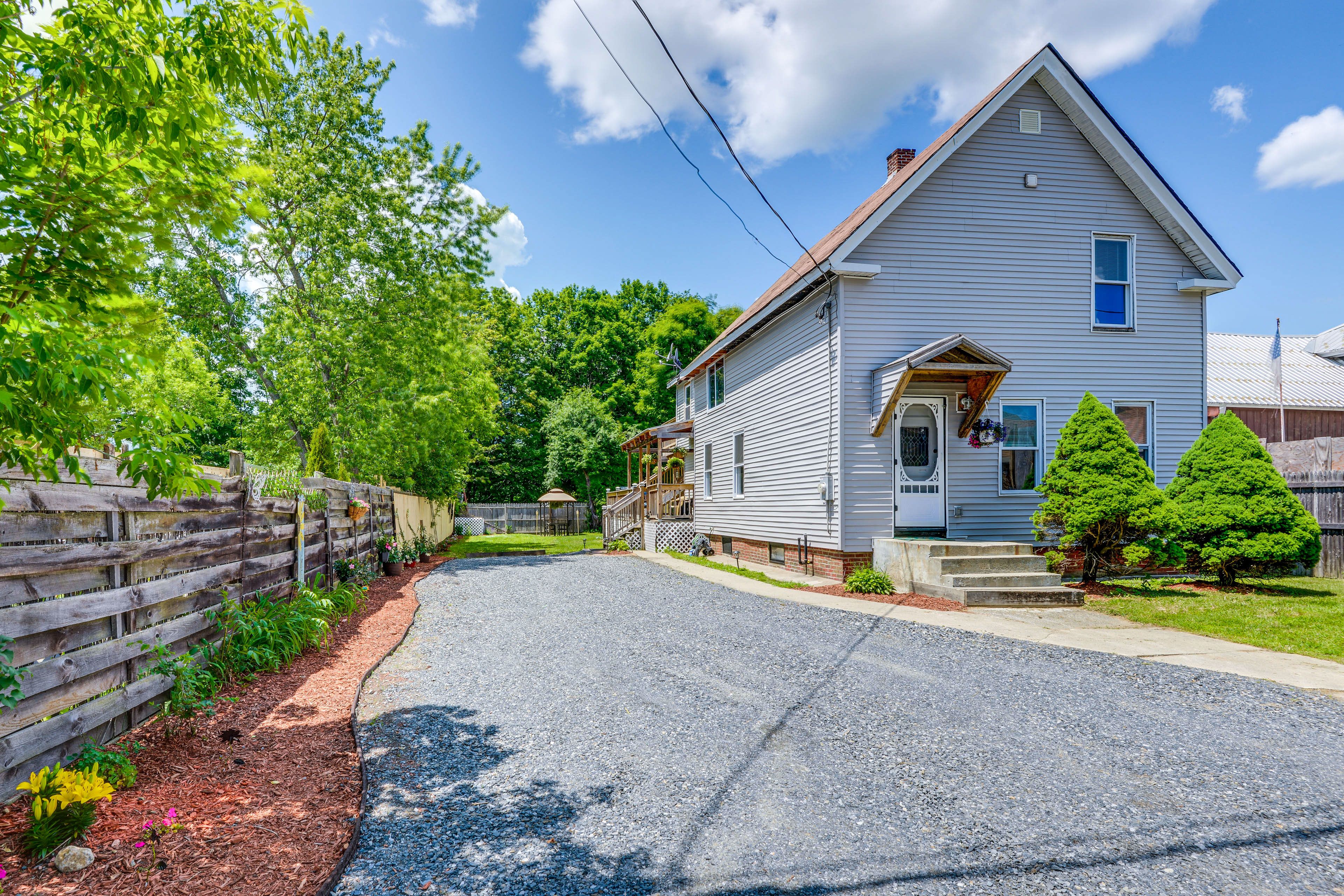 House Exterior | Gravel Driveway (4 Vehicles)