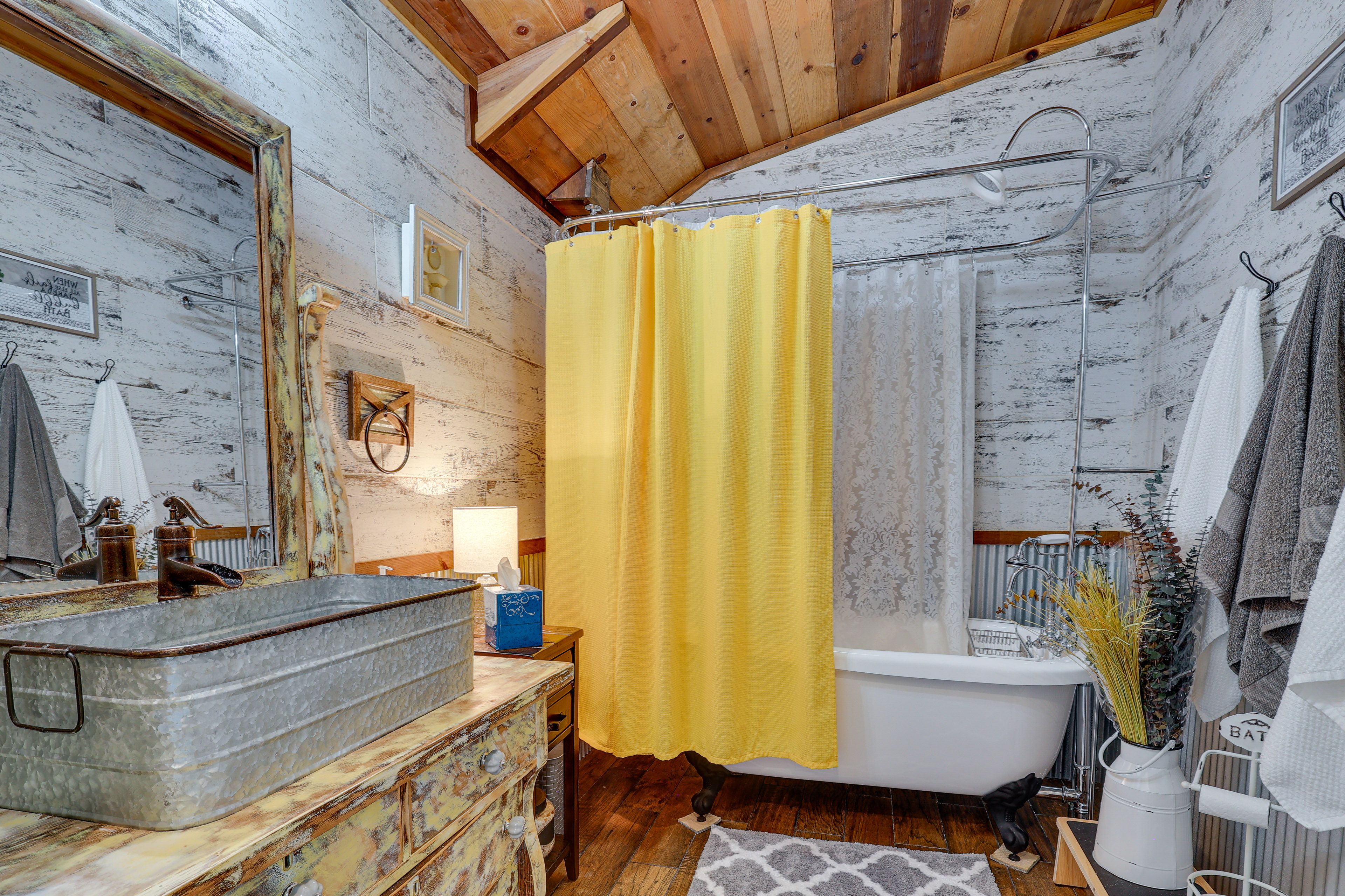 Full Bathroom | Shower/Tub Combo | Towels Provided | Hair Dryer