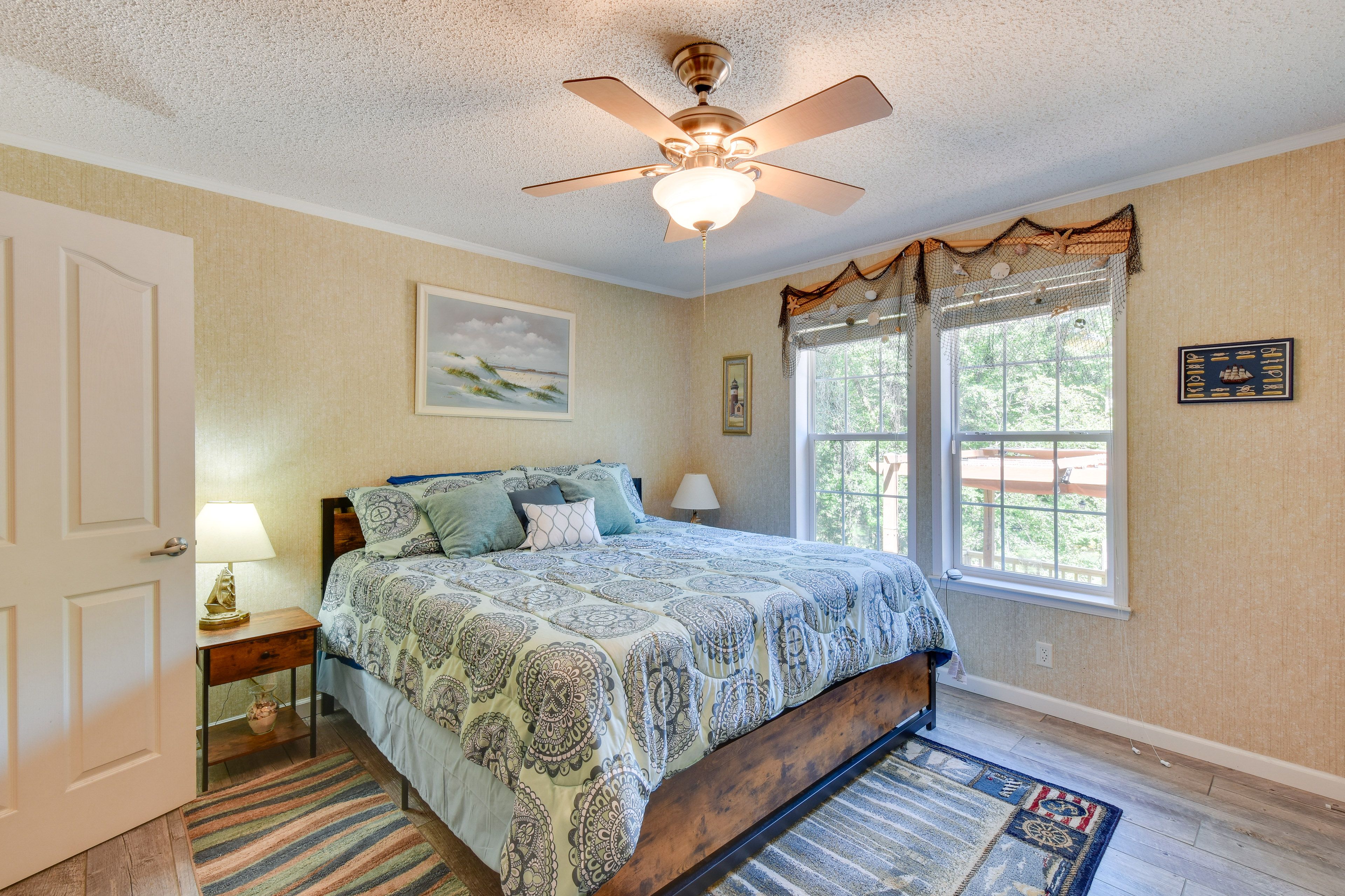 Bedroom 1 | King Bed | Smart TV w/ Cable