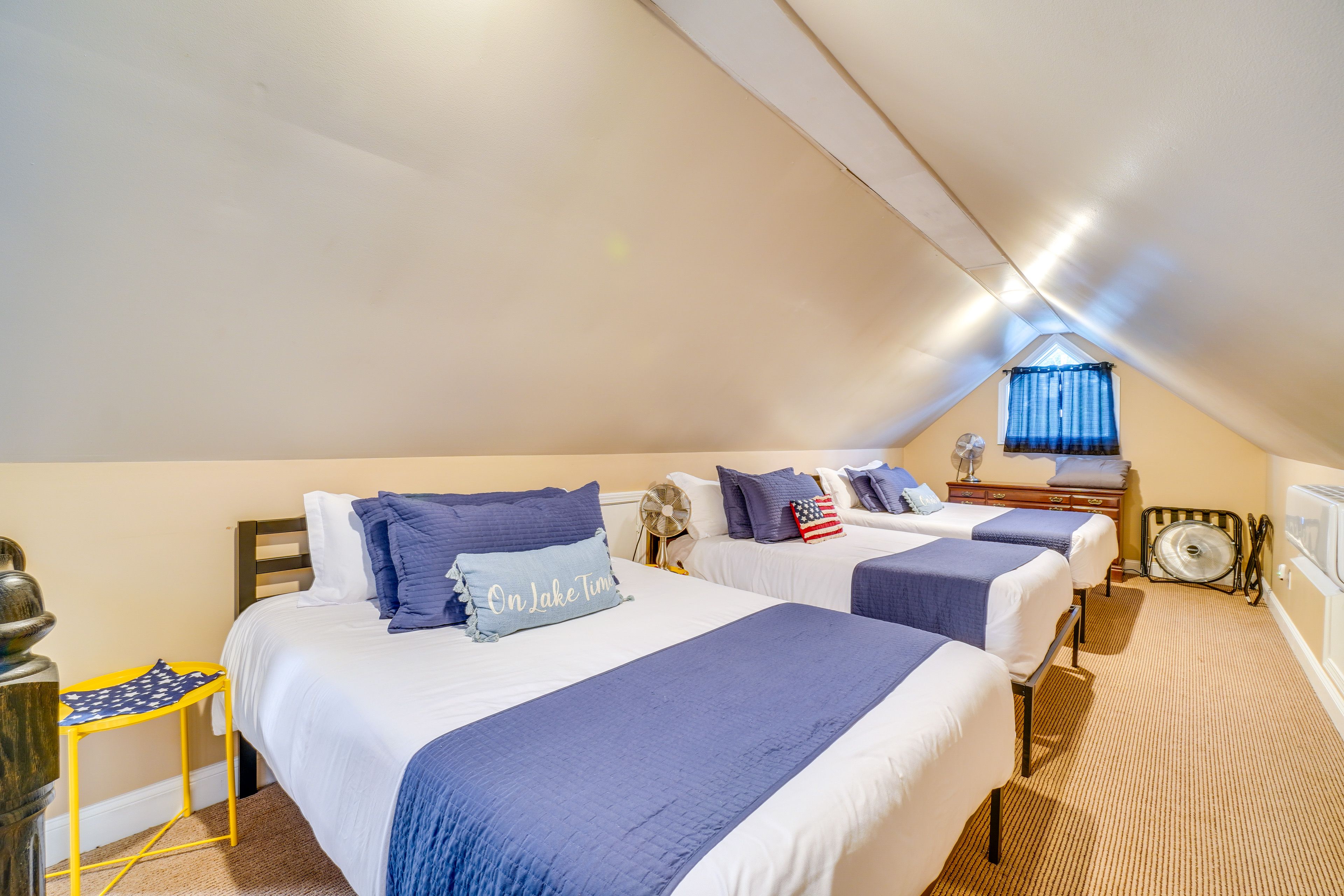 Loft | 3 Queen Beds | 2nd Level