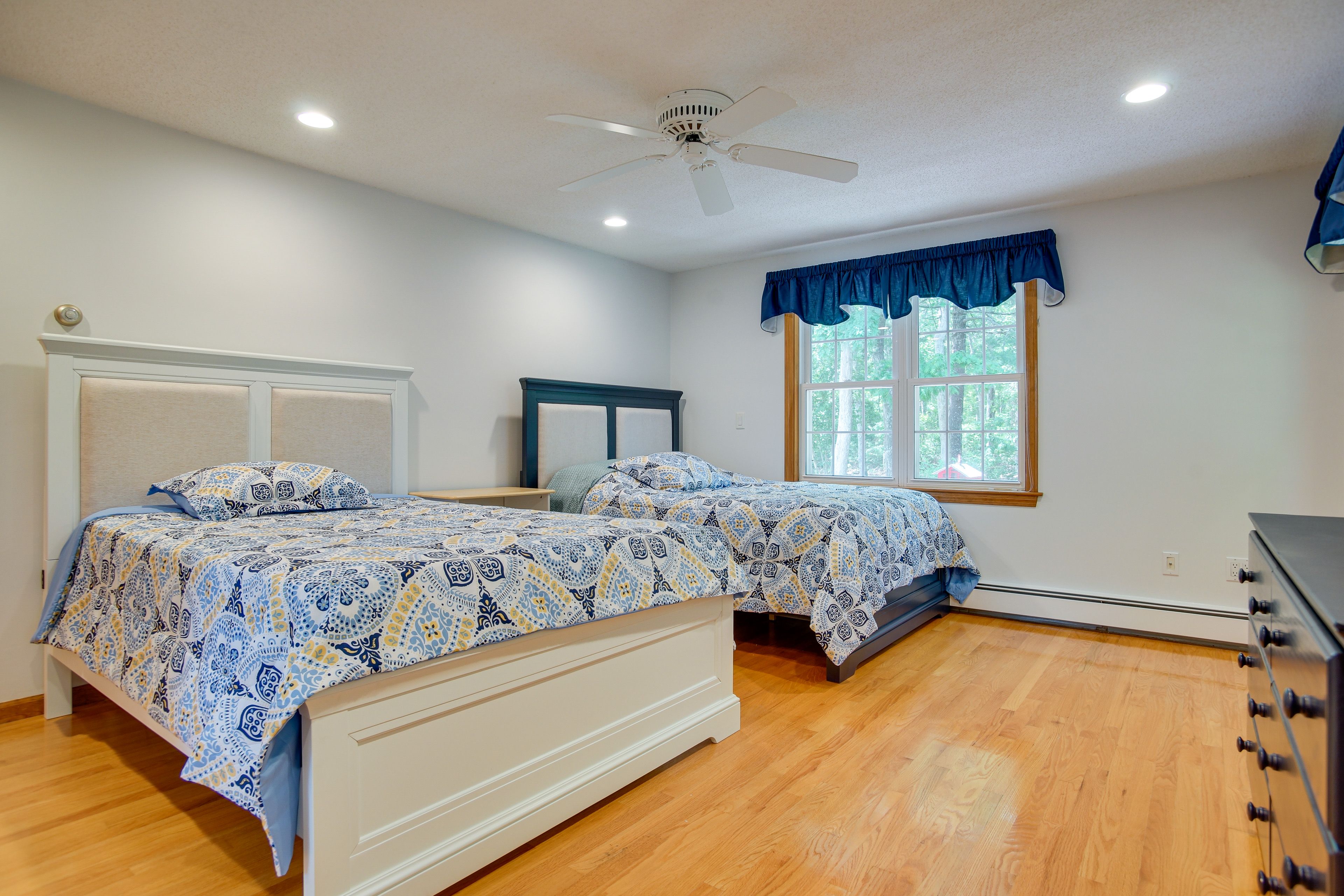 Bedroom 5 | Upper Level | 2 Full Beds