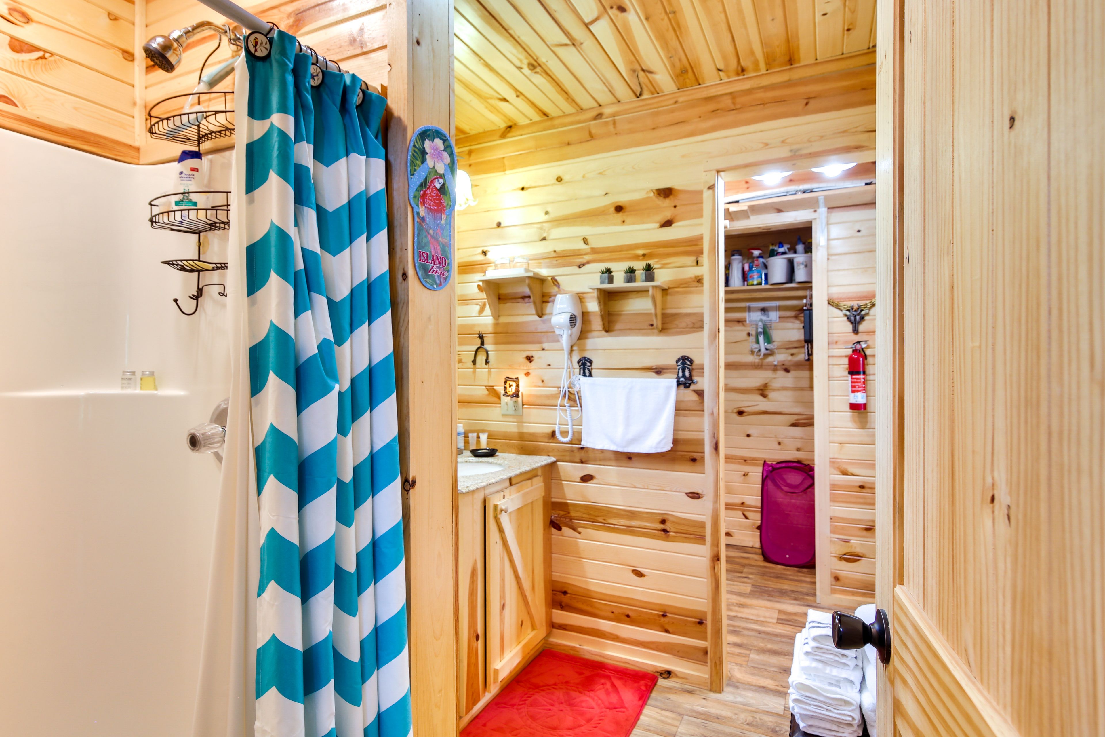 Bathroom | Complimentary Toiletries | Towels Provided