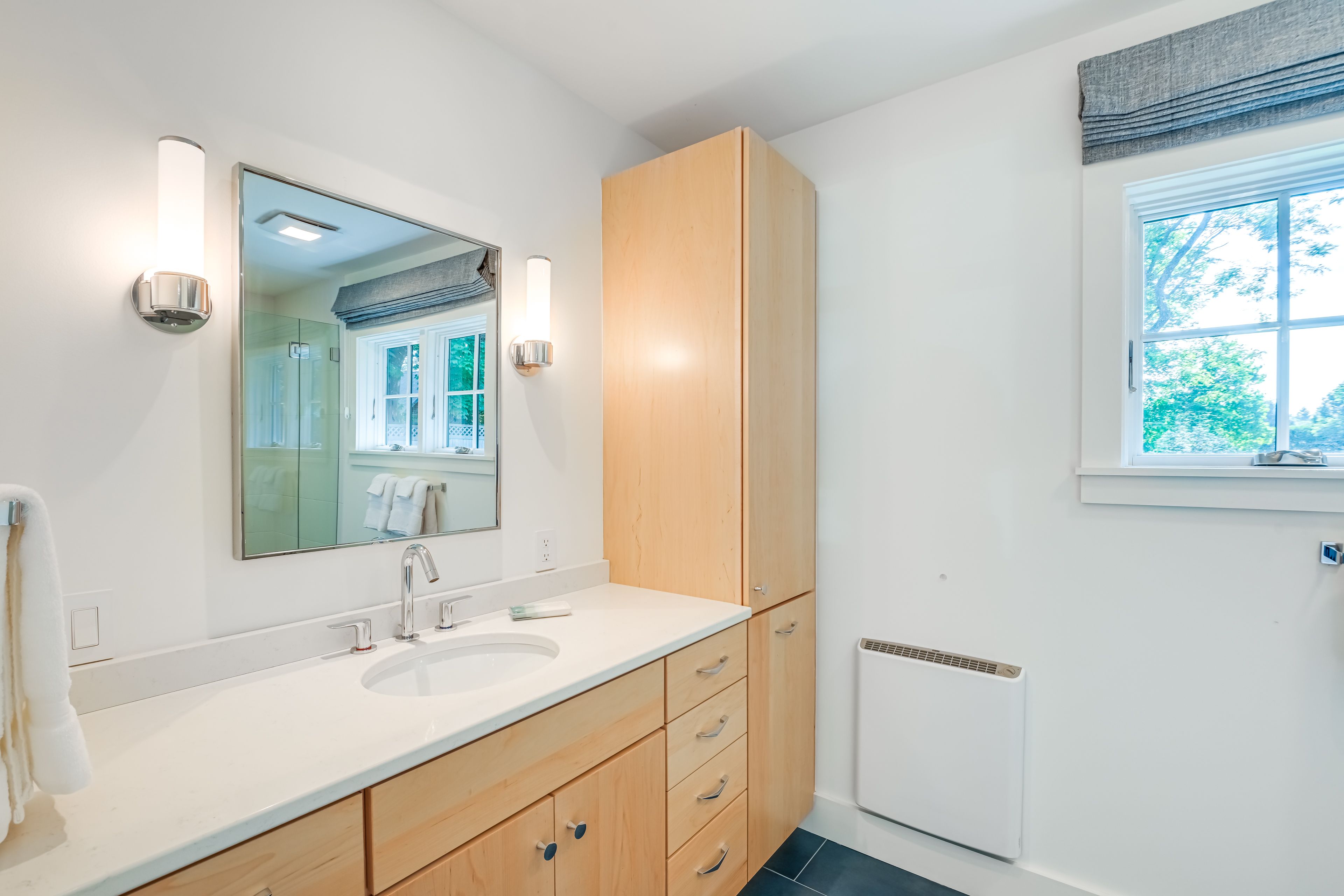 En-Suite Bathroom | Towels Provided