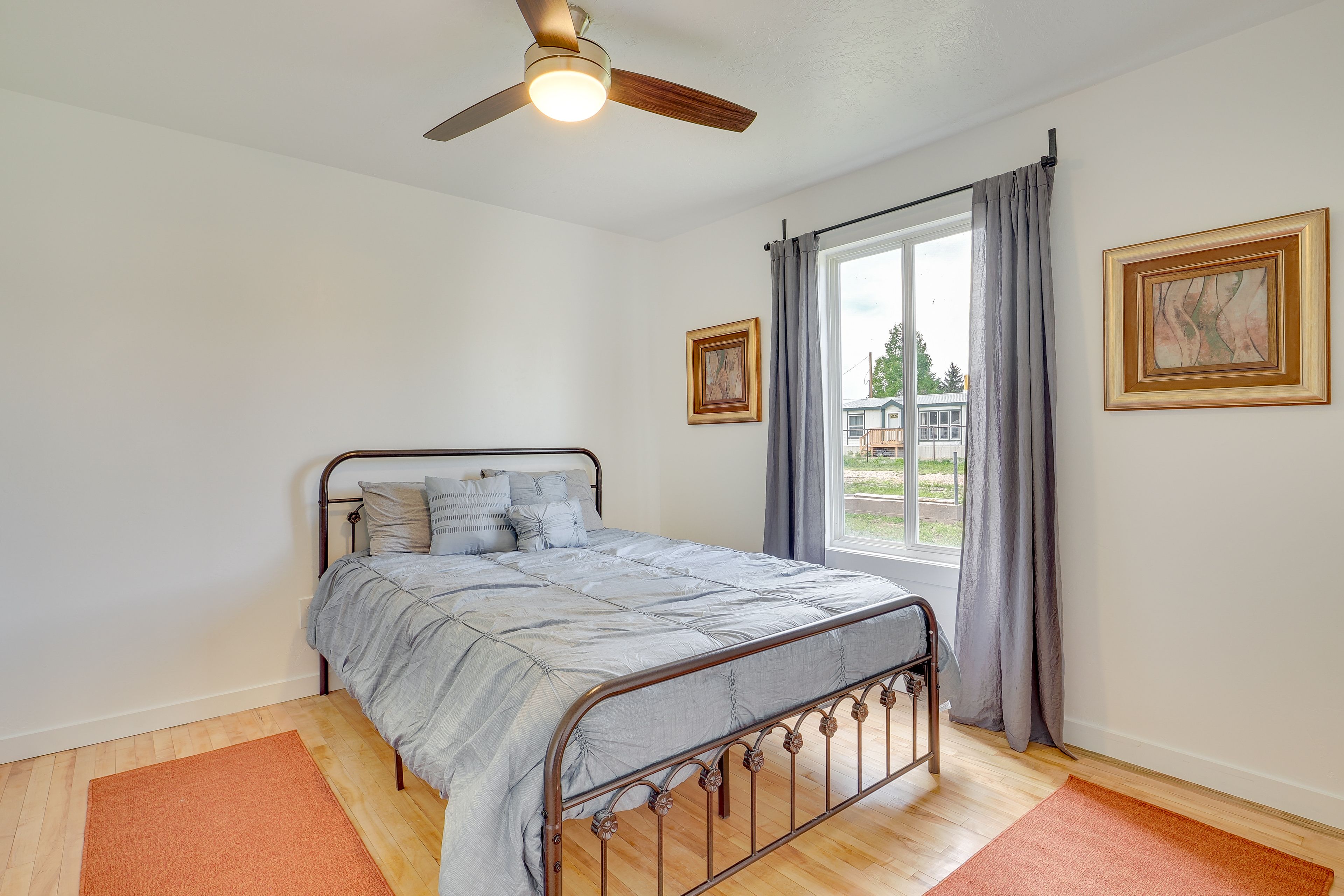 Bedroom 4 | Queen Bed