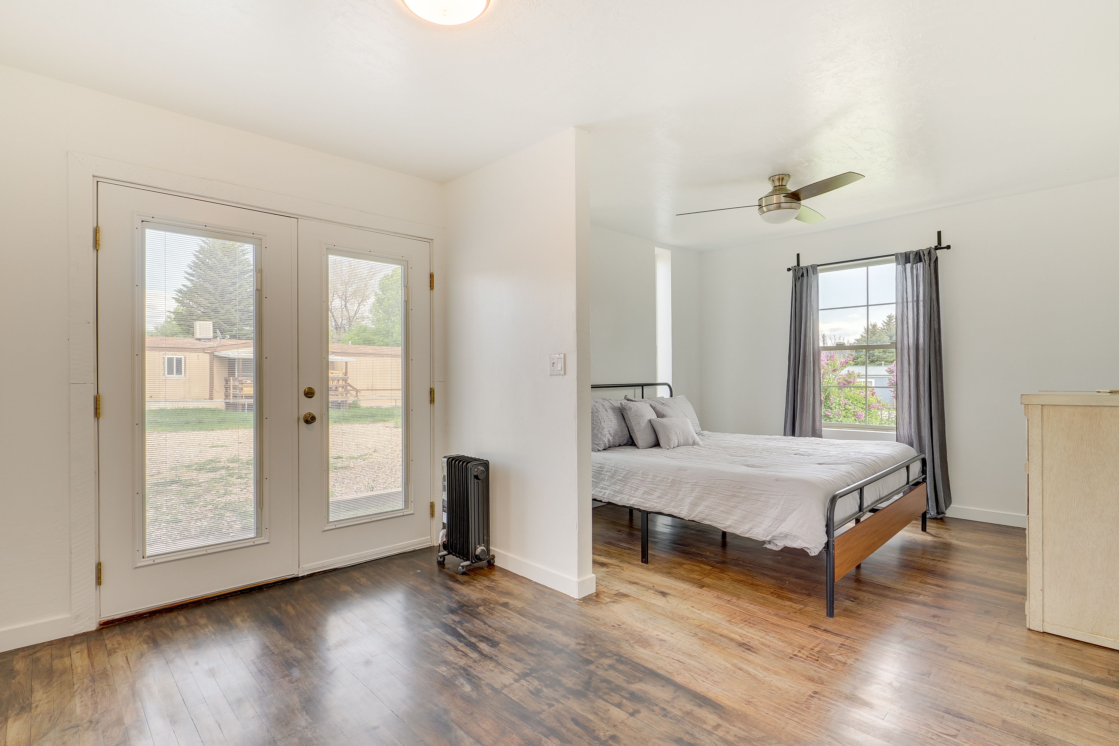 Bedroom 3 | Queen Bed