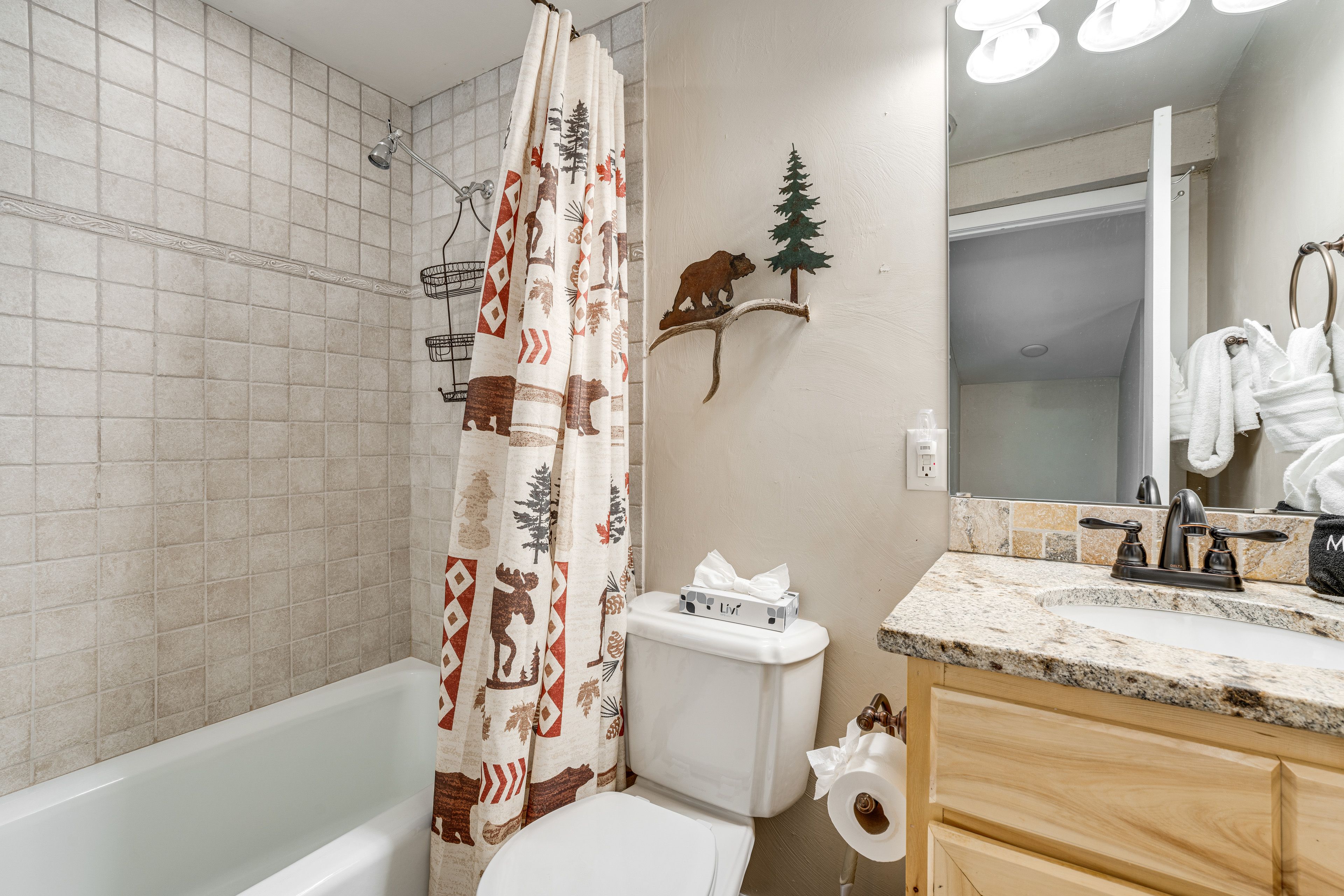 En-Suite Bathroom | Upper Level