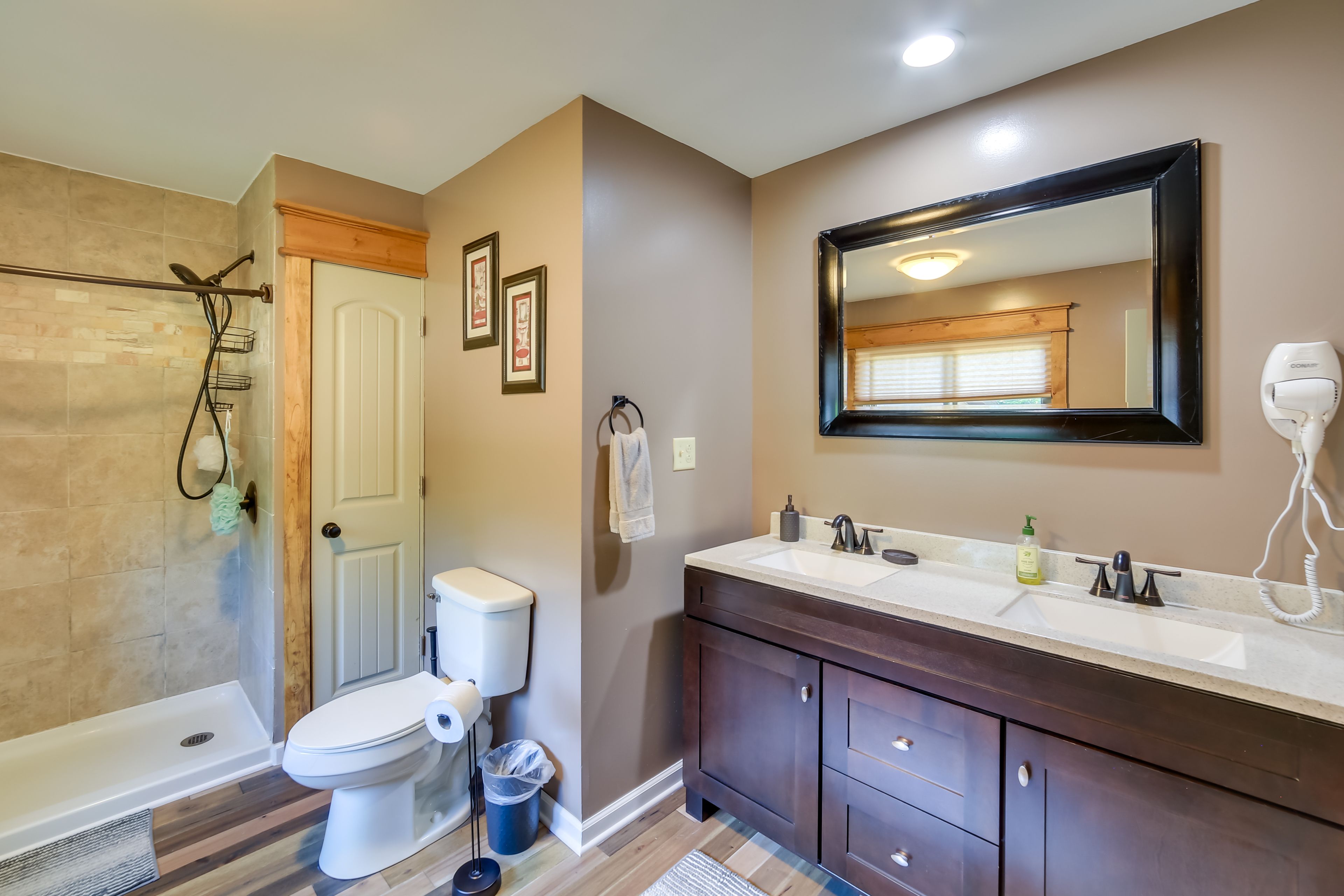 En-Suite Bathroom | Complimentary Toiletries | Hair Dryer | Towels Provided