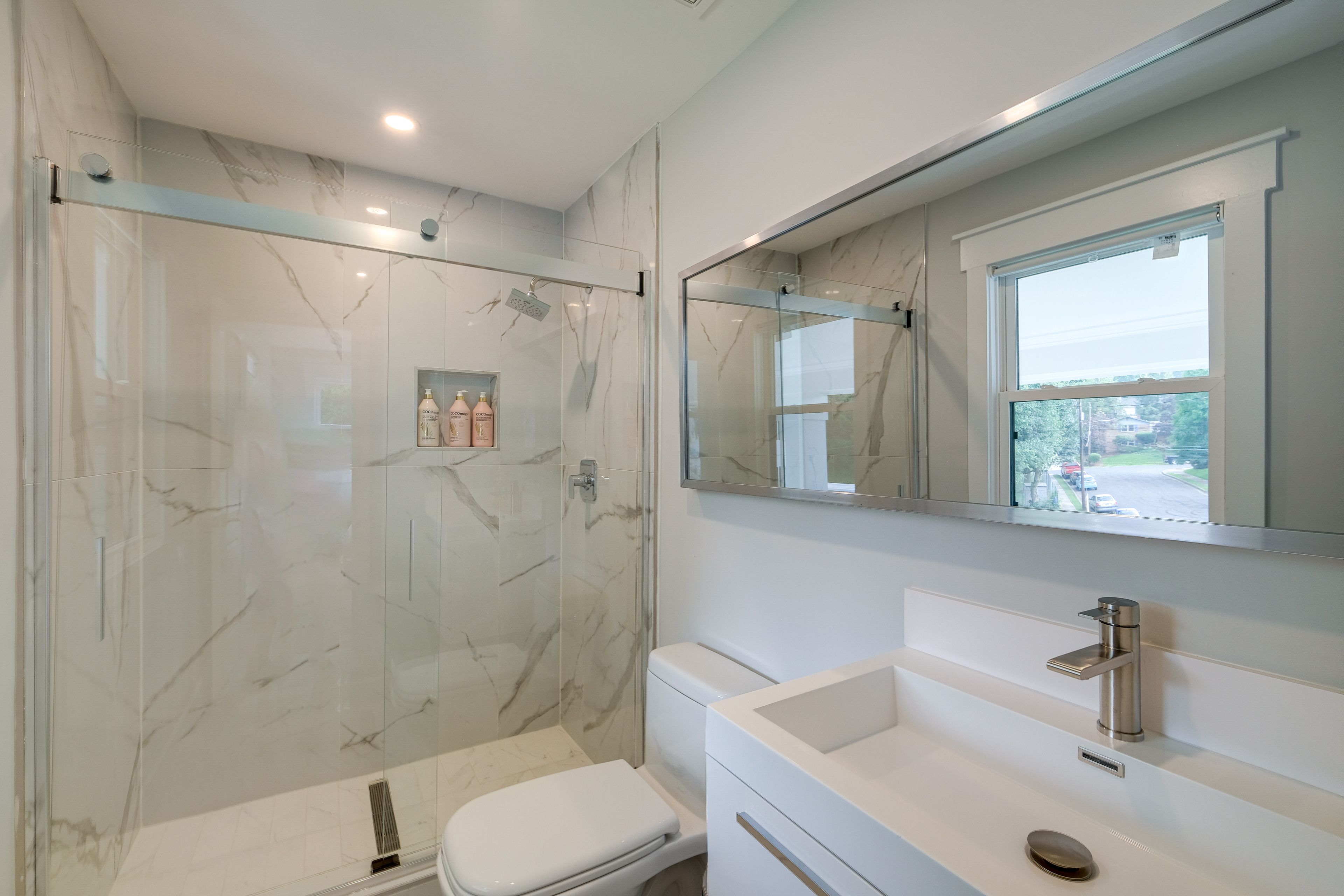 Full Bathroom | Hair Dryer | Iron & Board
