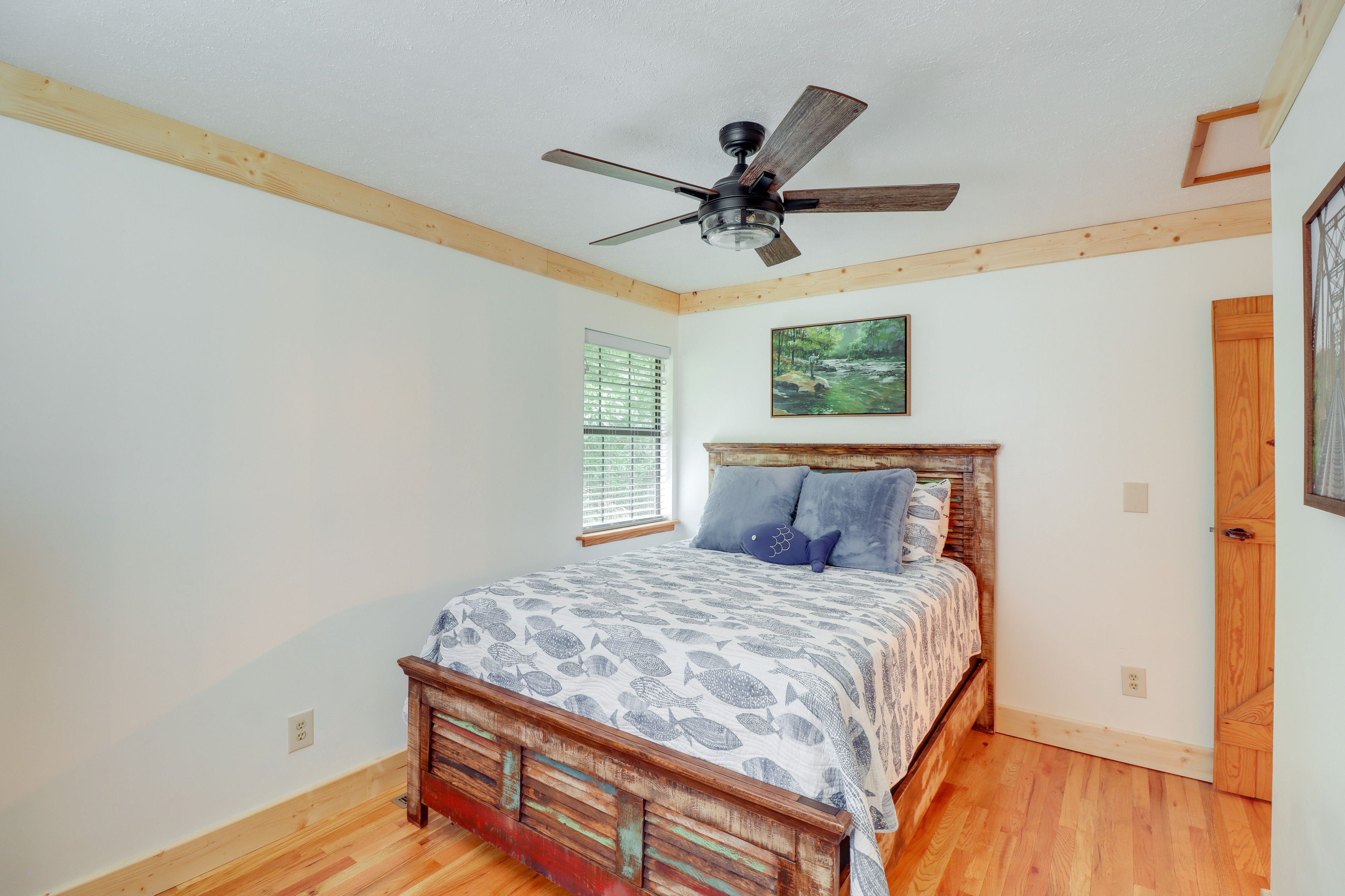 Bedroom 1 | Queen Bed | Linens Provided