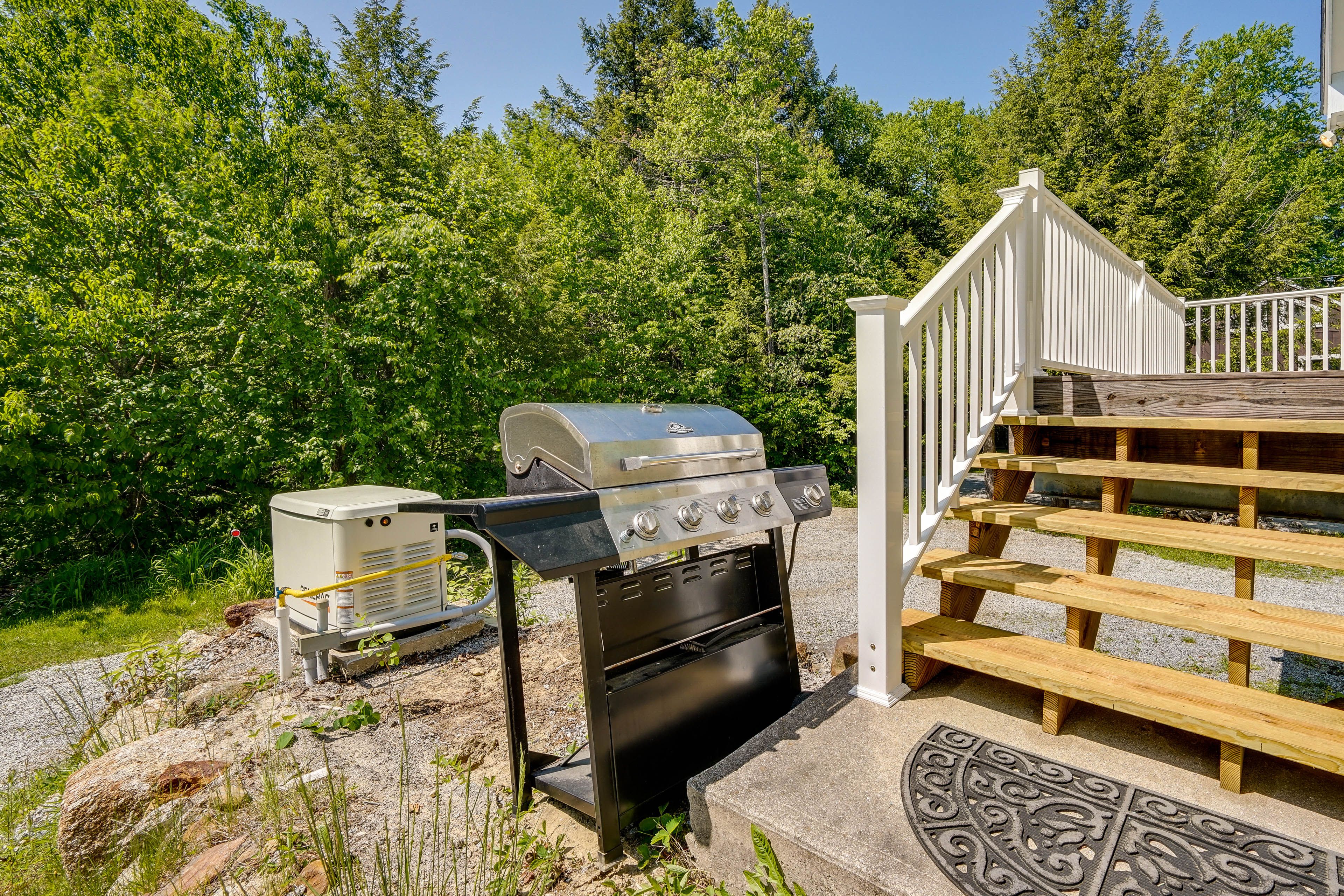 Outdoor Space | Large Deck | Gas Grill