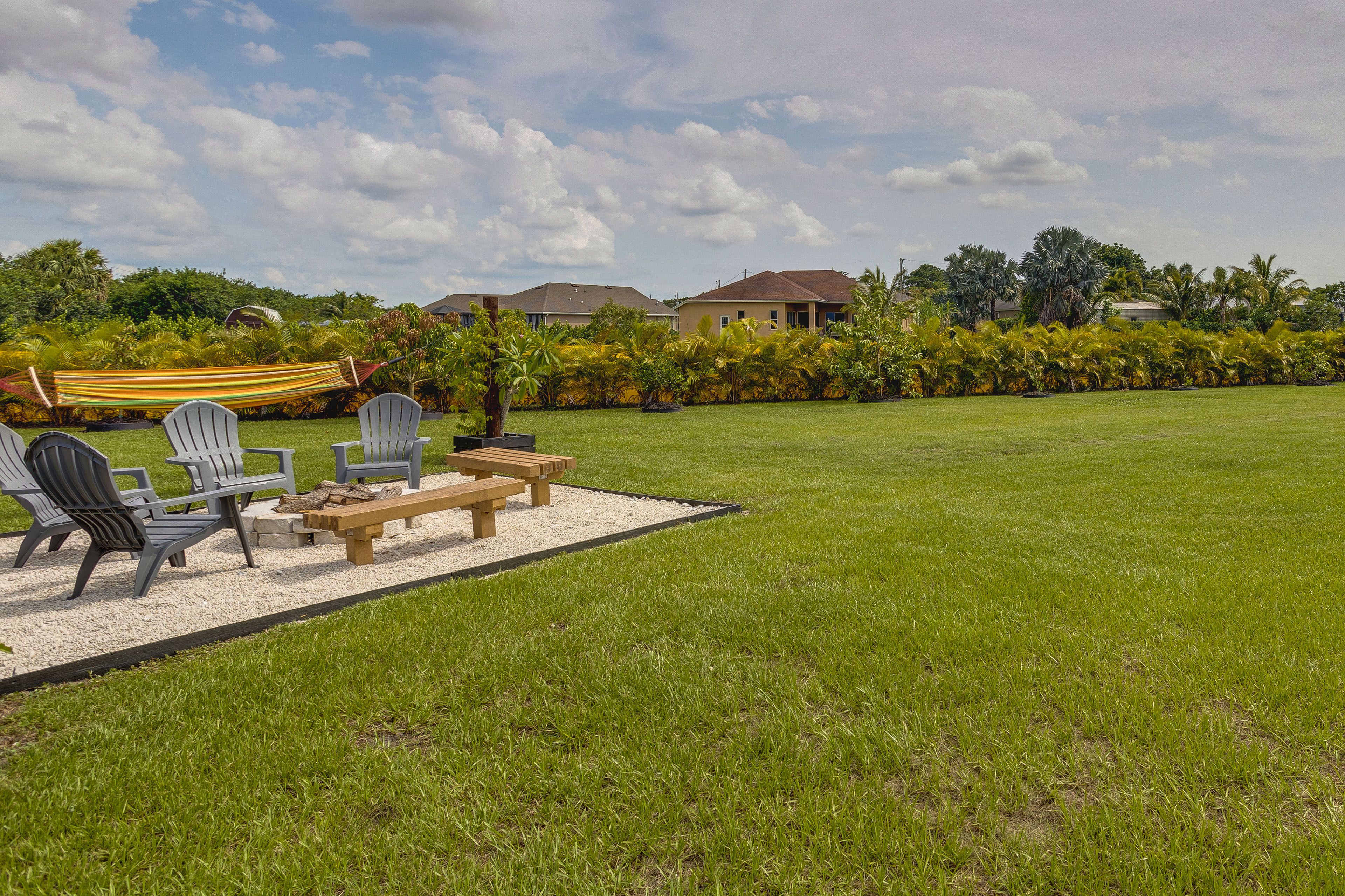 Backyard | Gas Grill | Putting Green