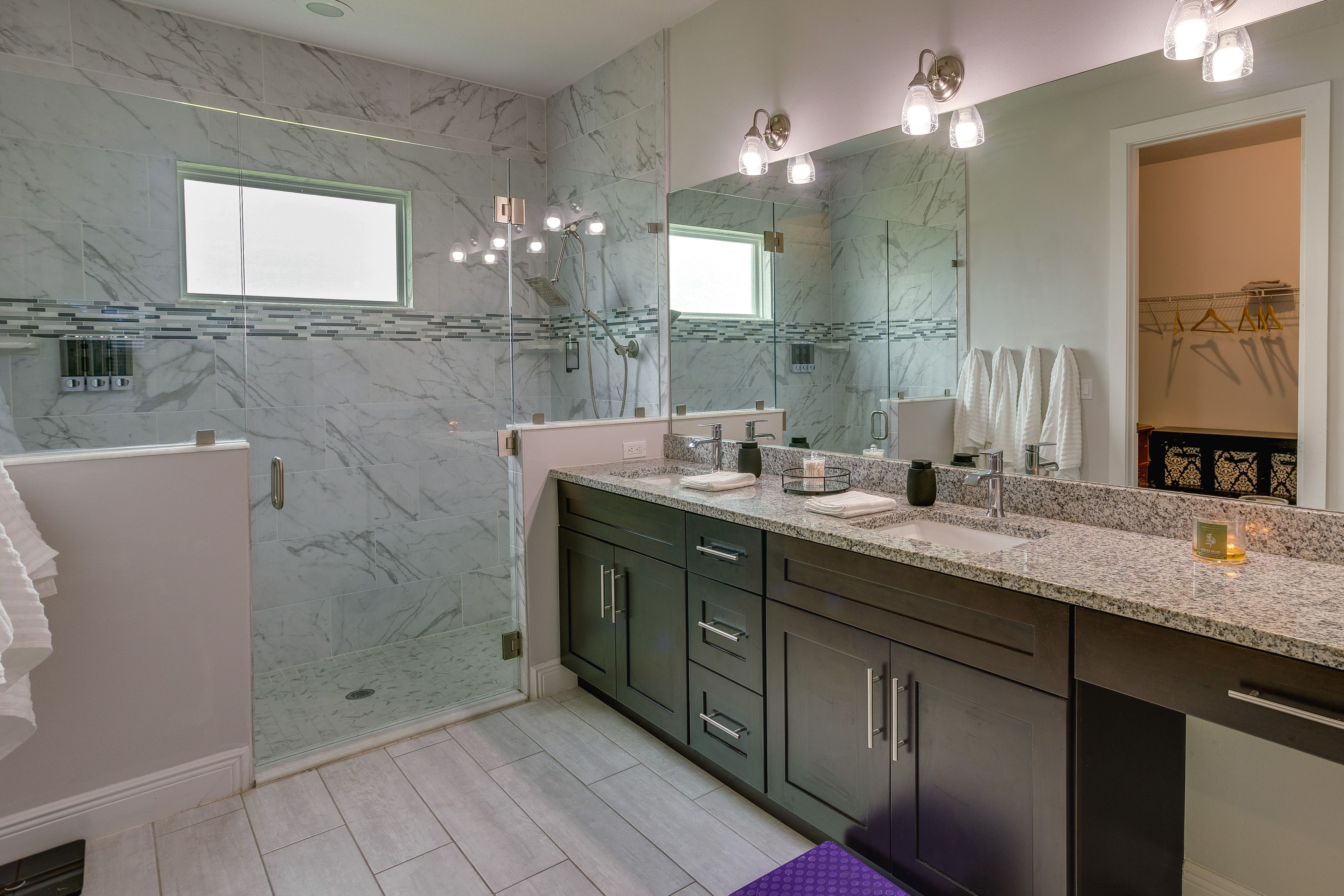 Full Bathroom | Complimentary Toiletries